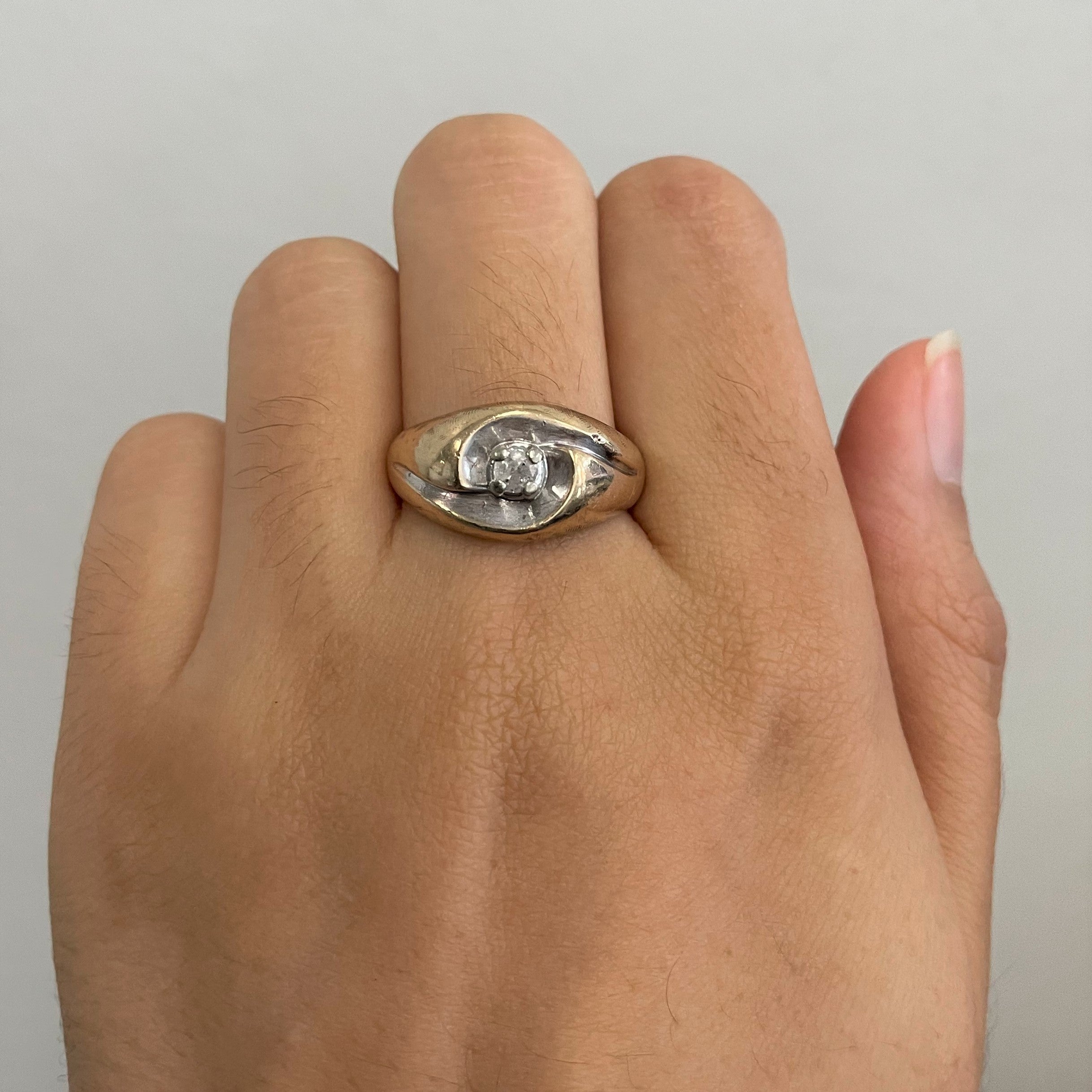Solitaire Diamond Twist Ring | 0.12ct | SZ 9.25 |