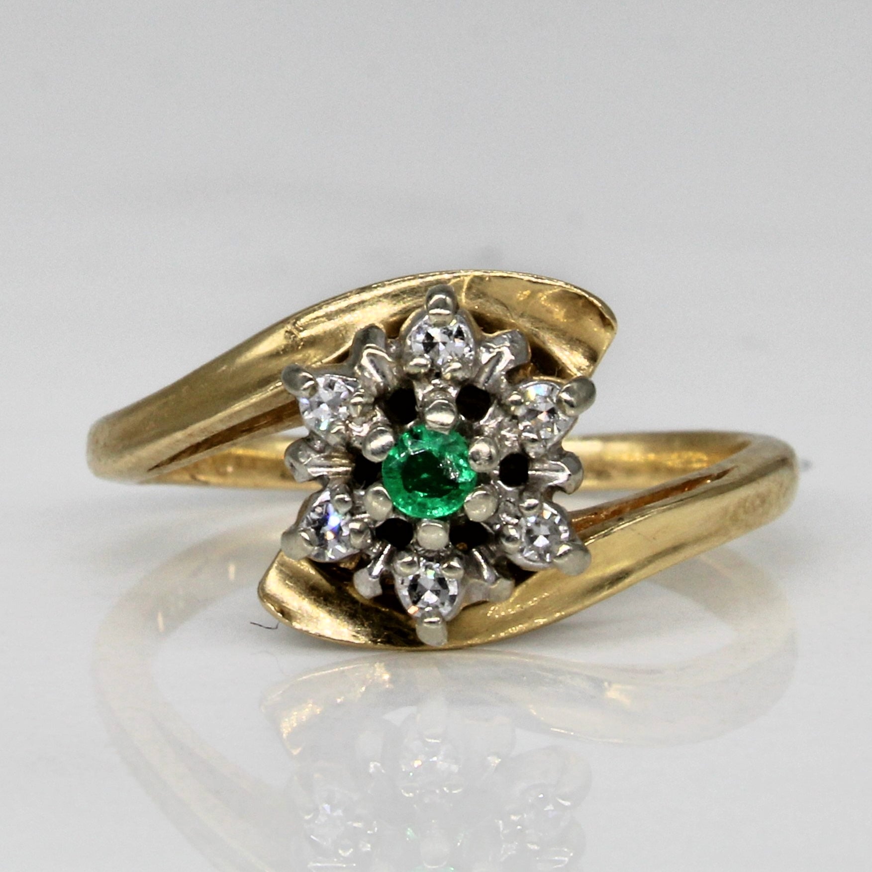 Diamond & Emerald High Set Ring | 0.04ctw, 0.03ct | SZ 5.5 |