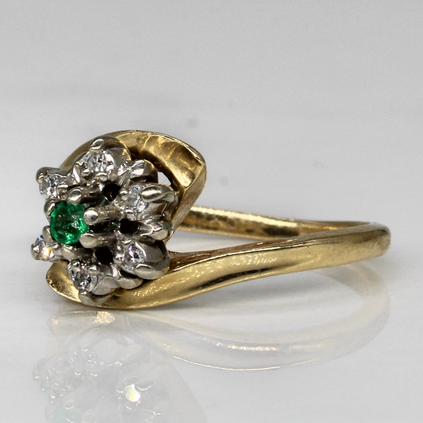 Diamond & Emerald High Set Ring | 0.04ctw, 0.03ct | SZ 5.5 |