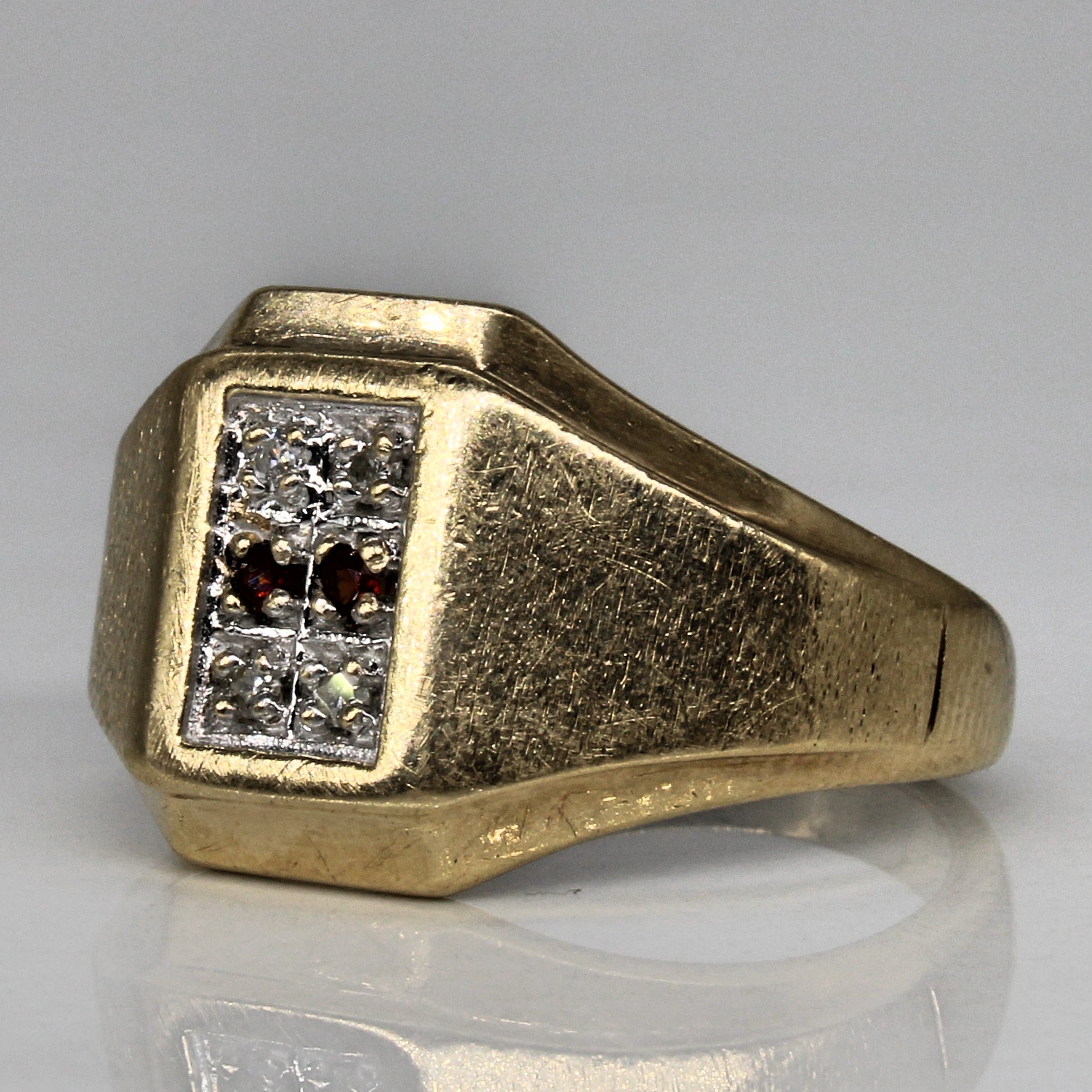Diamond & Garnet Ring | 0.04ctw, 0.03ctw | SZ 8.25 |