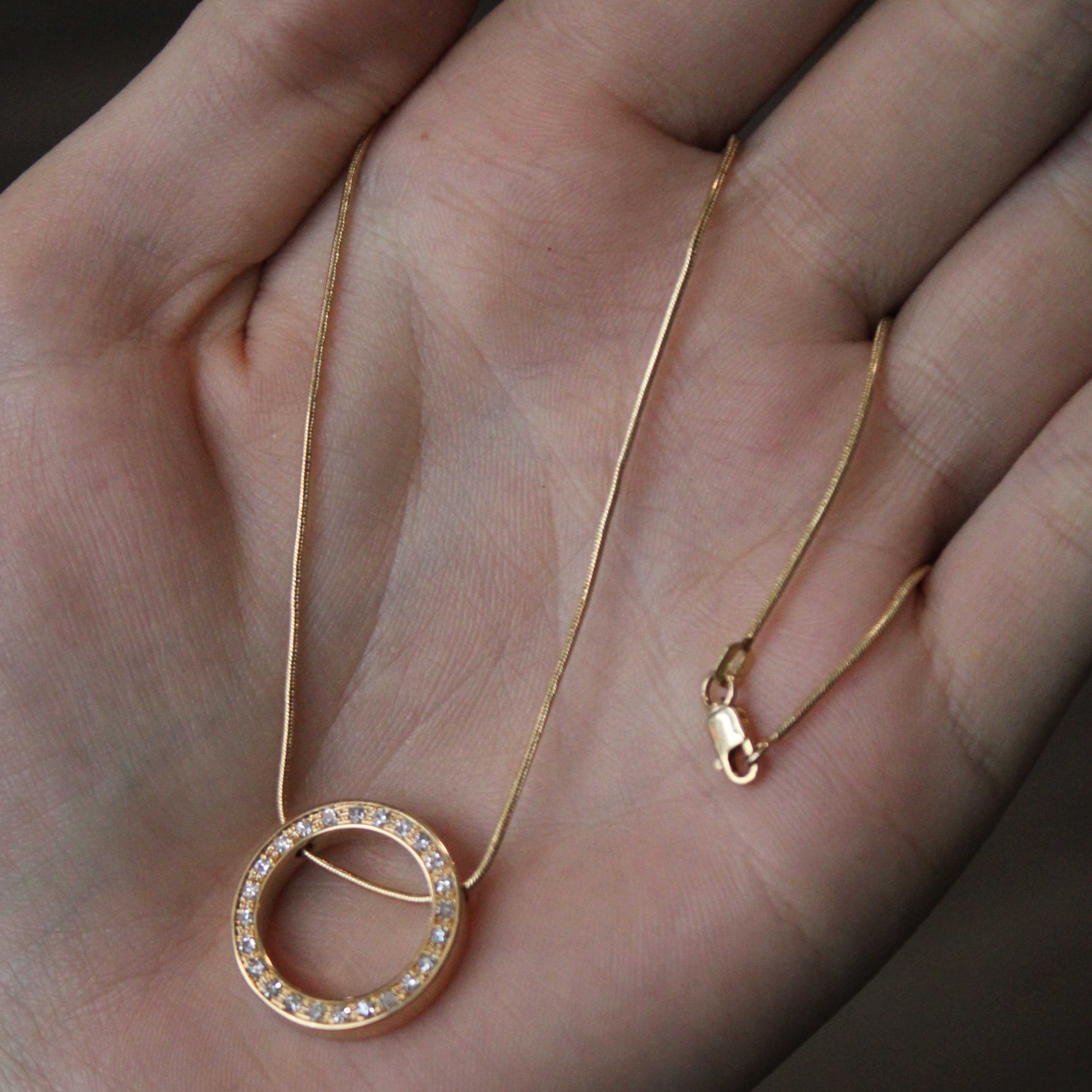 Diamond Circle Pendant Necklace | 0.24ctw | 18" |