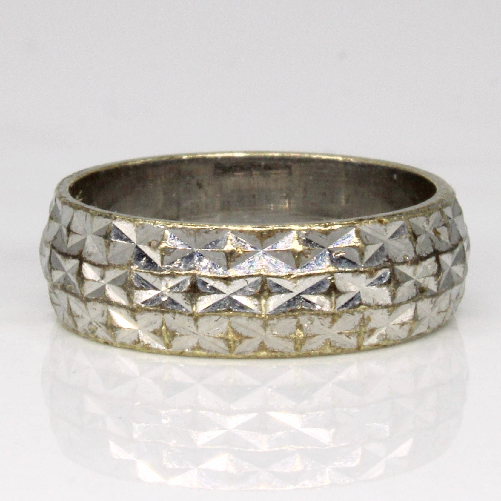 9k White Gold Patterned Band | SZ 6 |