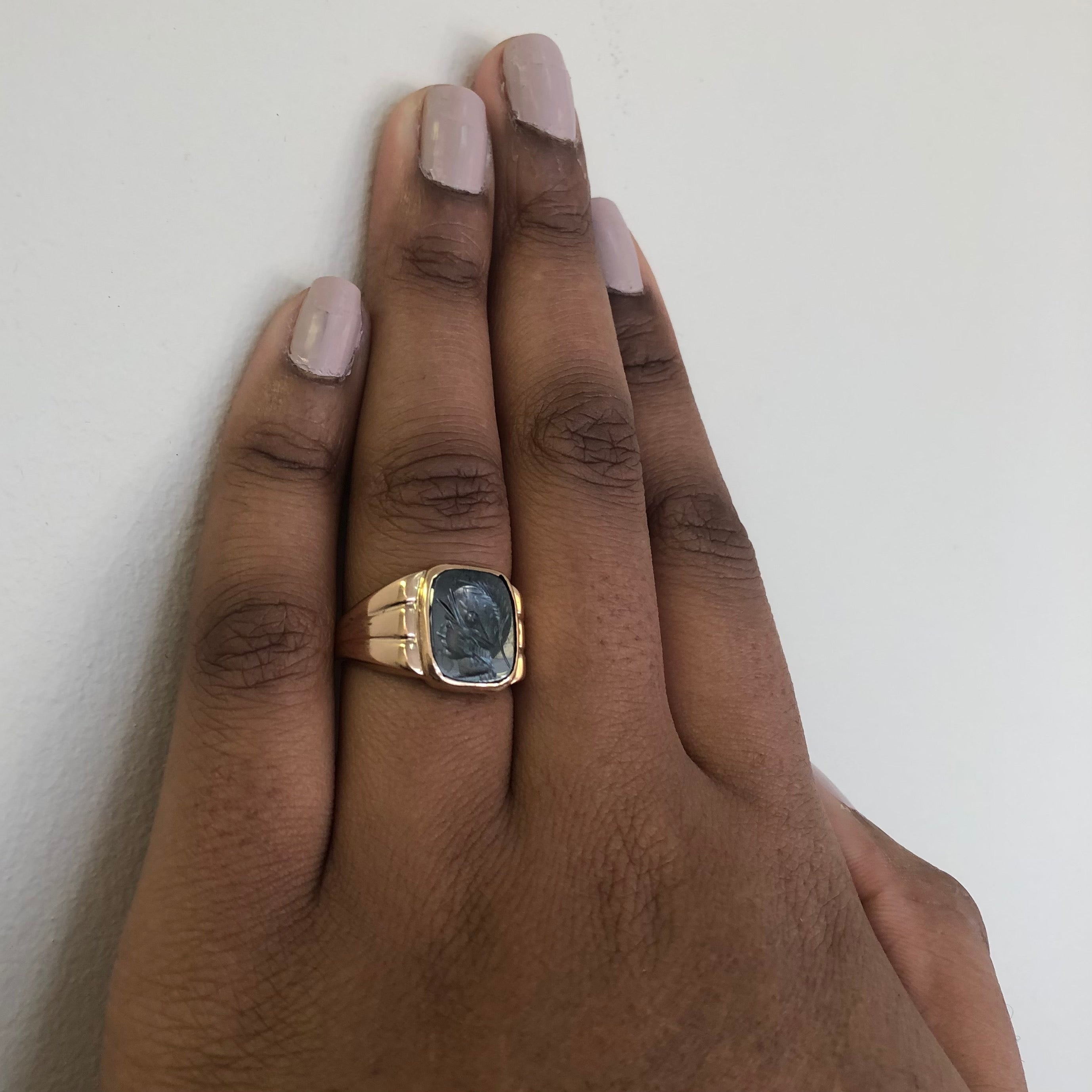 Bague en hématite intaille représentant un soldat romain | 7,00 ct | Taille 9 |