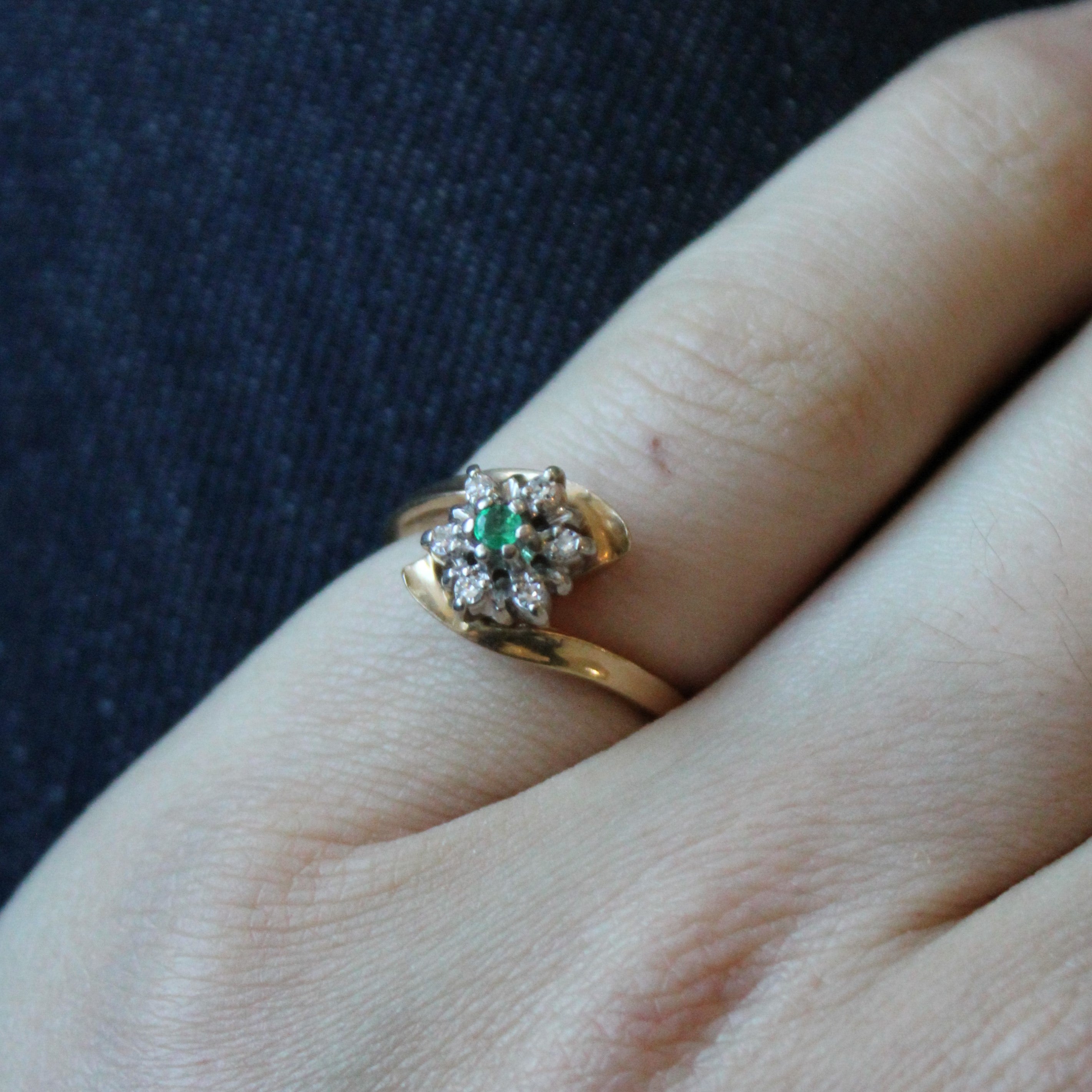 Diamond & Emerald High Set Ring | 0.04ctw, 0.03ct | SZ 5.5 |
