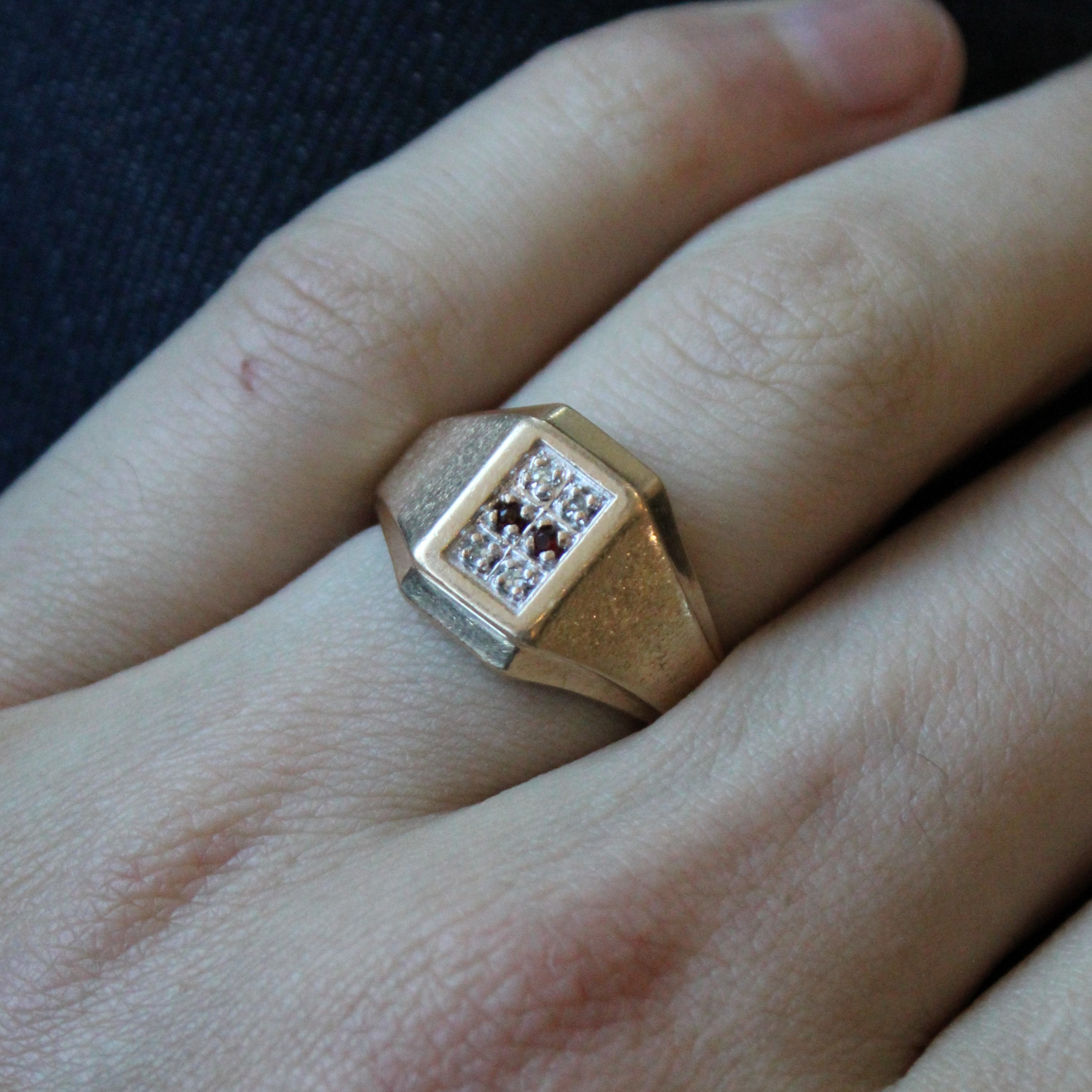 Diamond & Garnet Ring | 0.04ctw, 0.03ctw | SZ 8.25 |