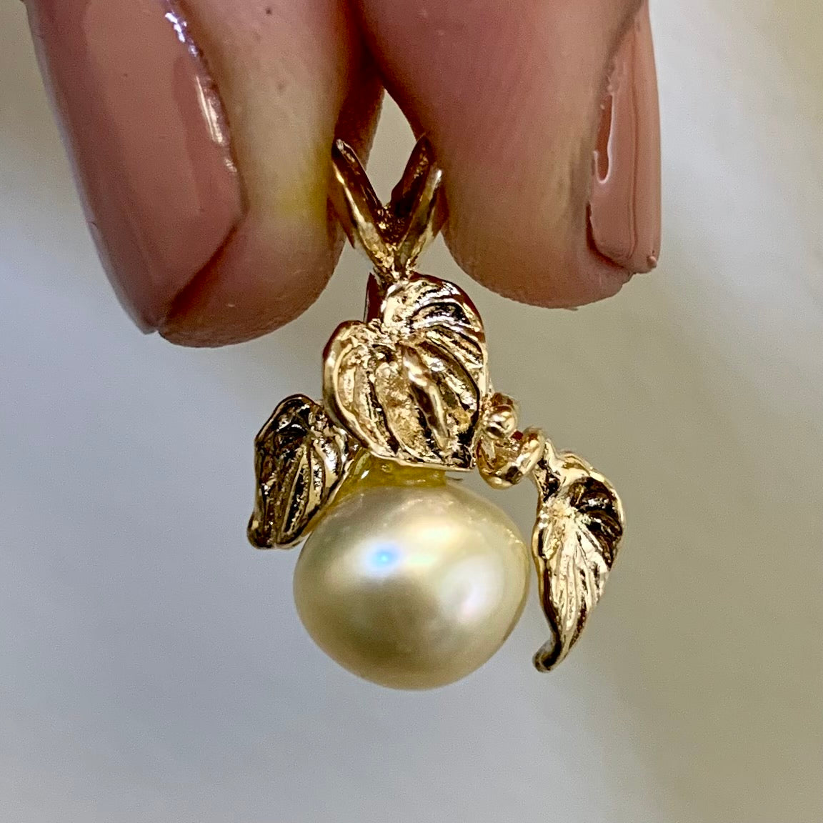 Leaf Detailed Pearl Pendant | 5.00ct |