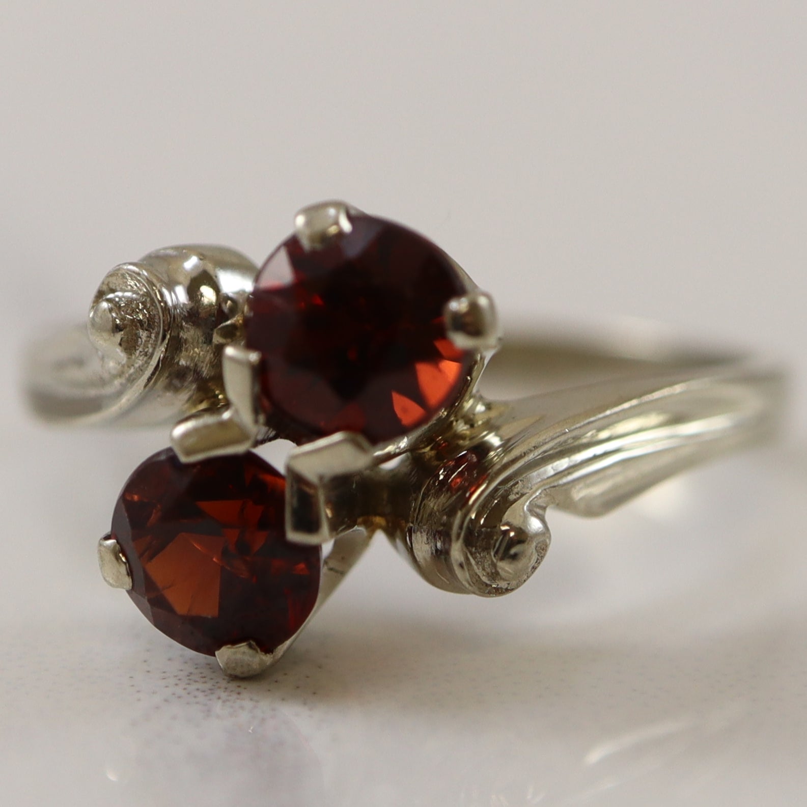 Garnet Bypass Scroll Ring | 1.50ctw | SZ 7.5 |