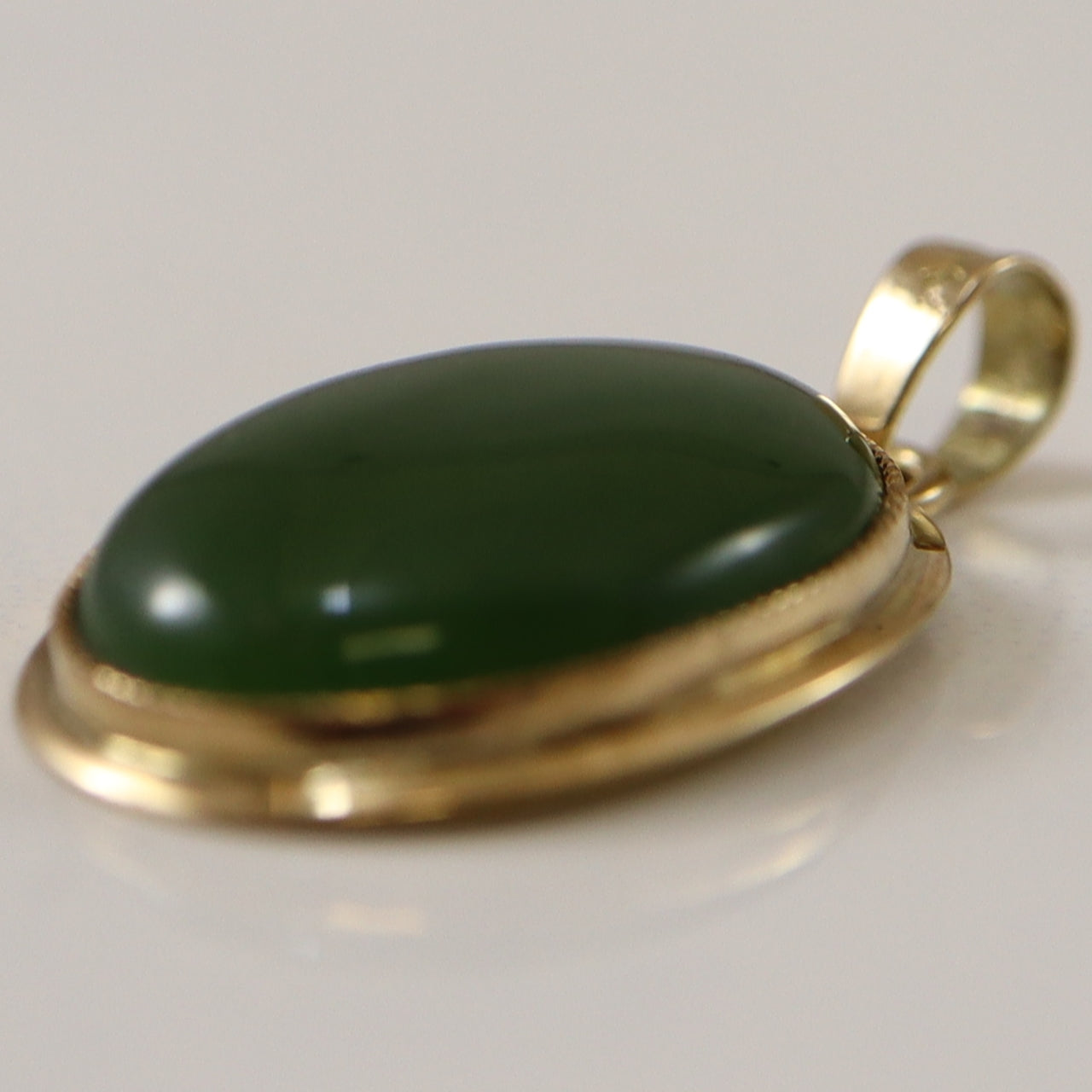 Nephrite Cabochon Pendant | 5.00ct |