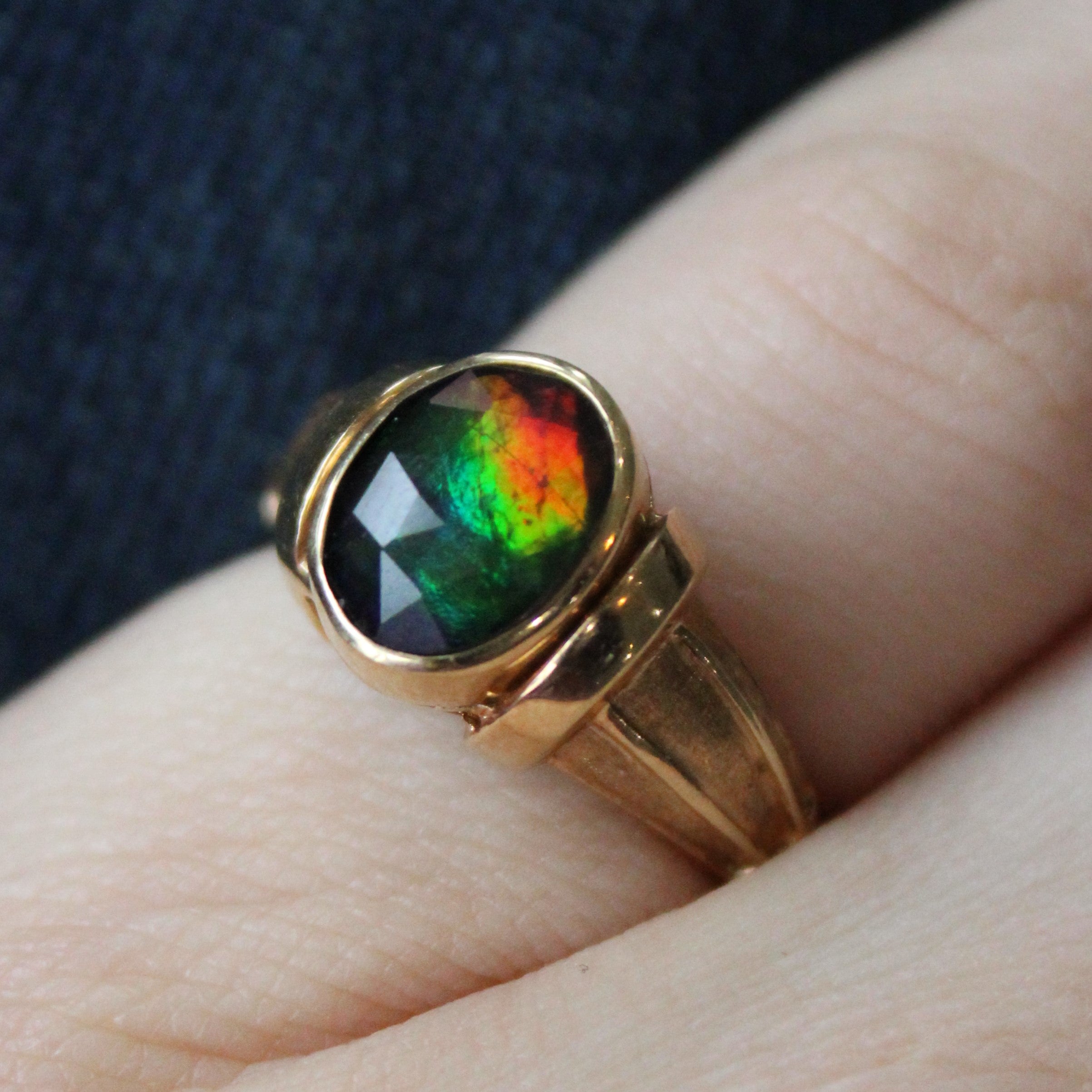 Faceted Ammolite Ring | 0.95ct | SZ 6 |