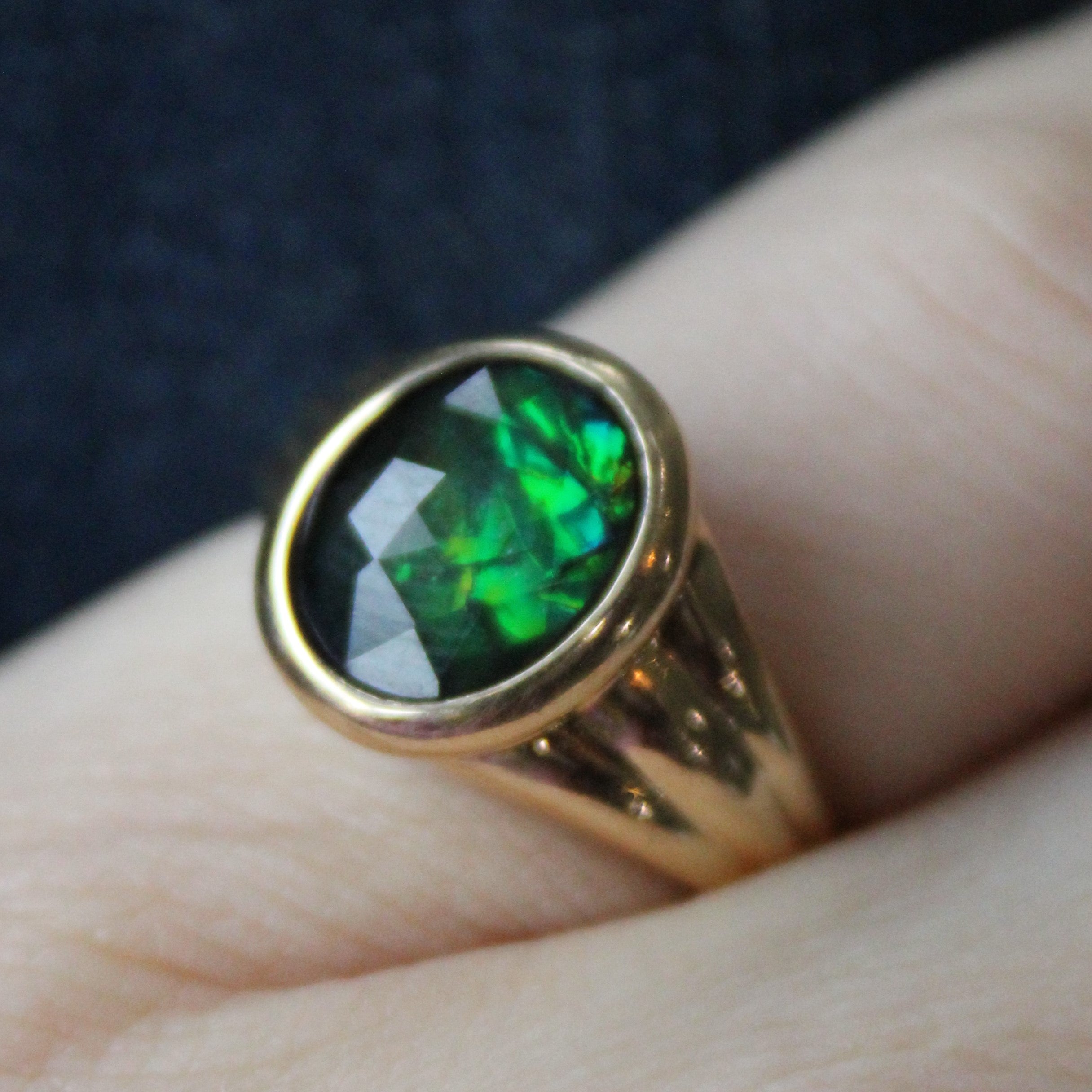 Solitaire Ammolite Cocktail Ring | 1.60ct | SZ 7 |