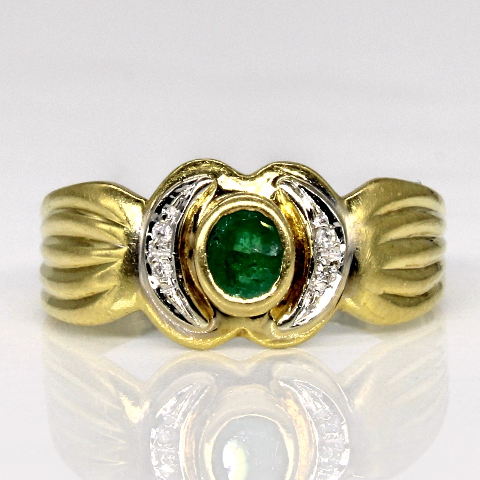 Bague émeraude et diamants | 0,20 ct, 0,02 ct au total | Taille 7 |
