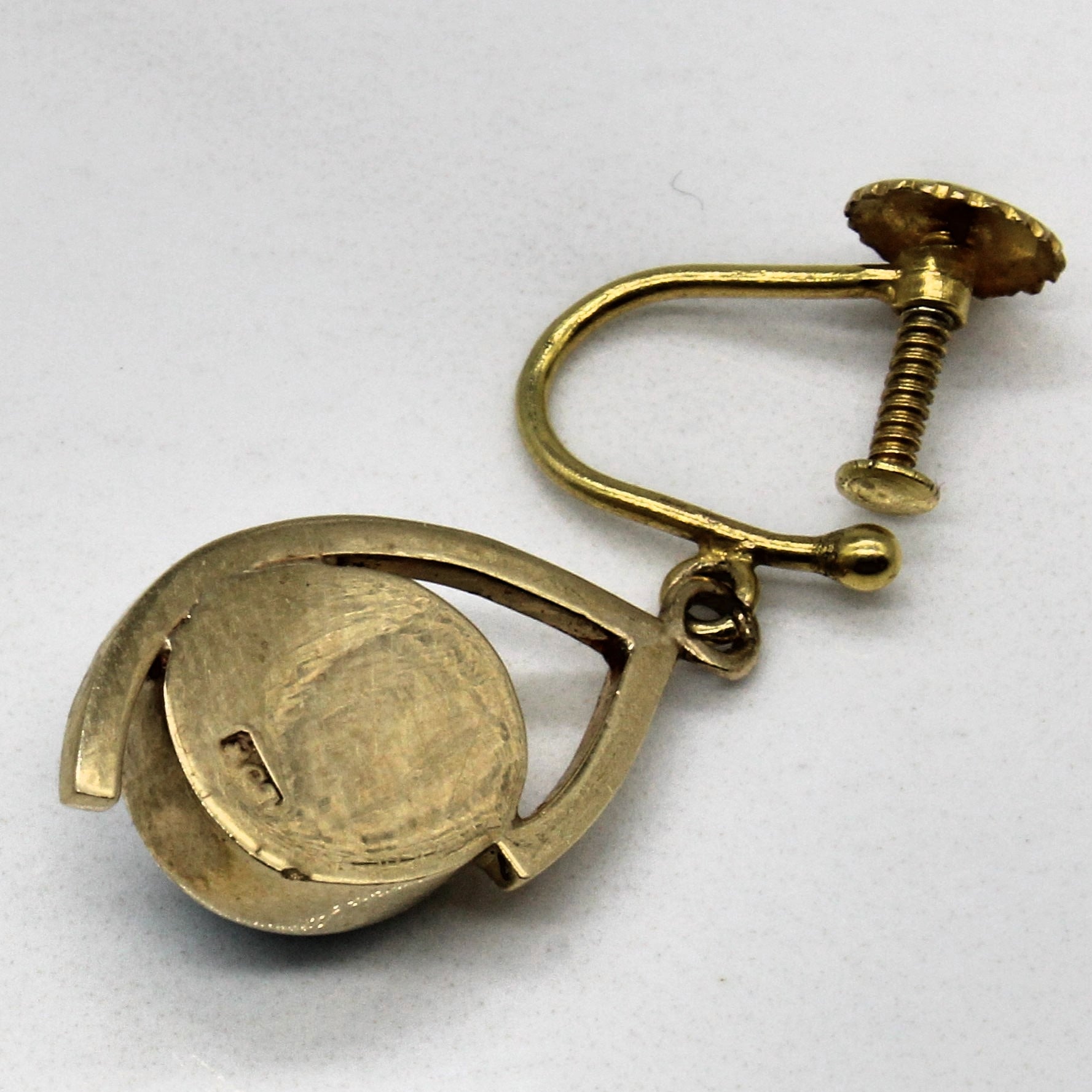 Boucles d'oreilles à clip en forme de triplet d'opale | 2,60 ctw |
