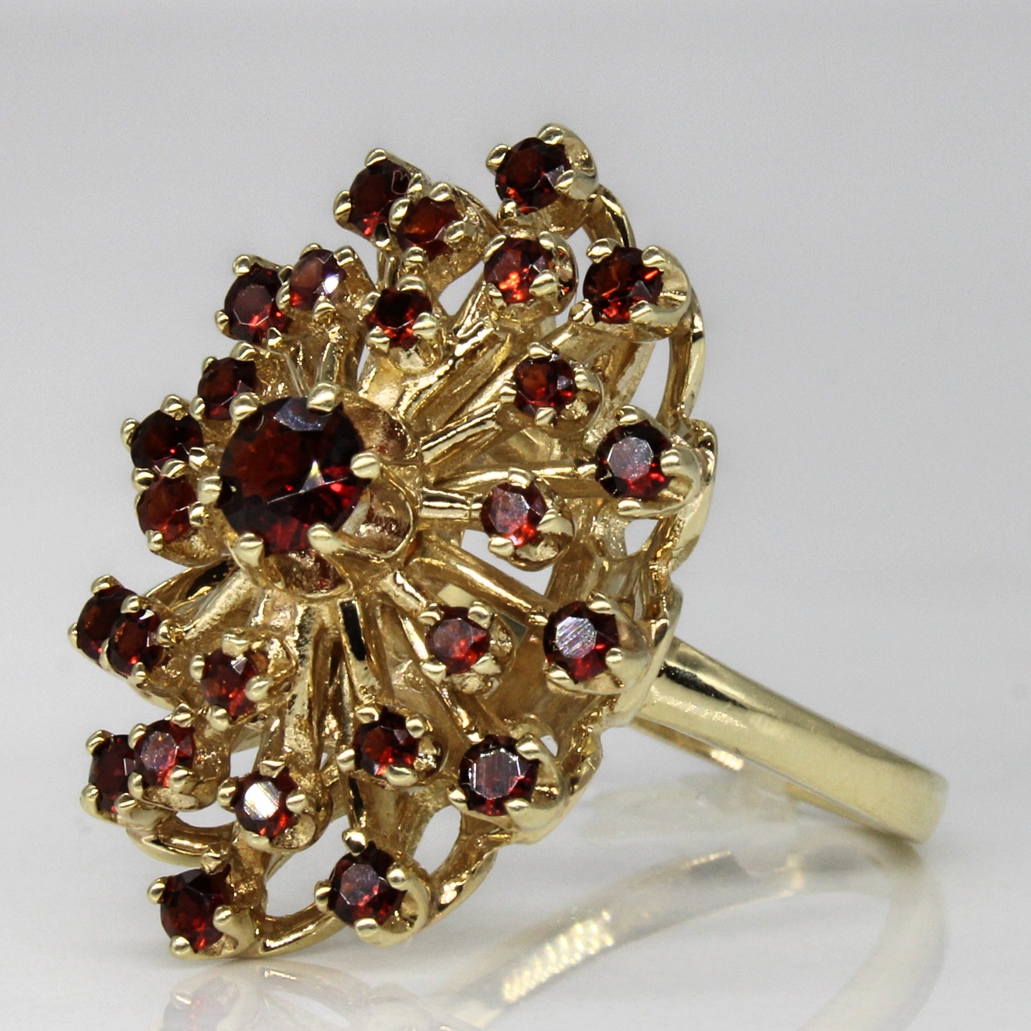 High Set Garnet Cocktail Ring | 0.92ctw | SZ 7 |