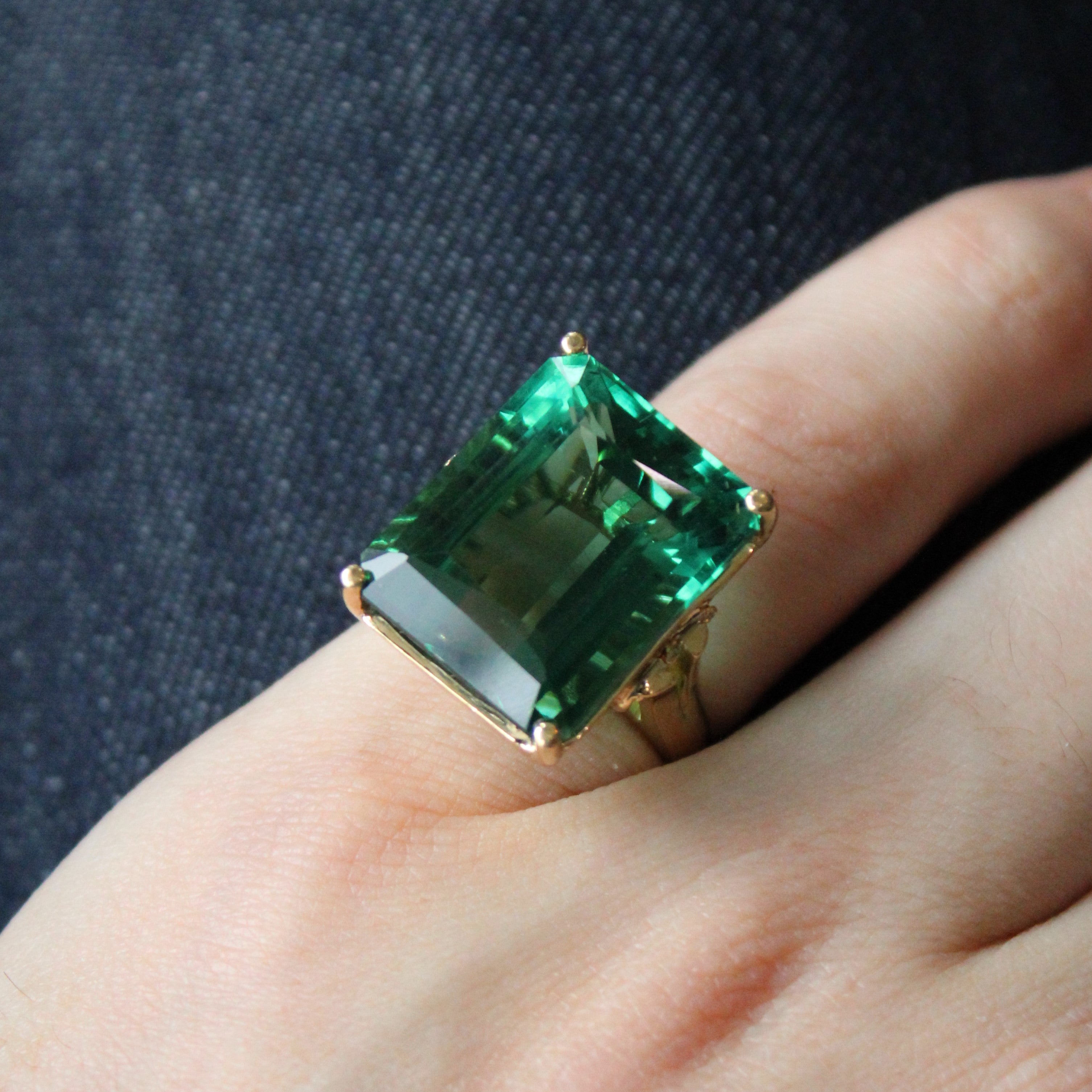 Bague cocktail en quartz vert synthétique | 20,55 ct | Taille 7 |