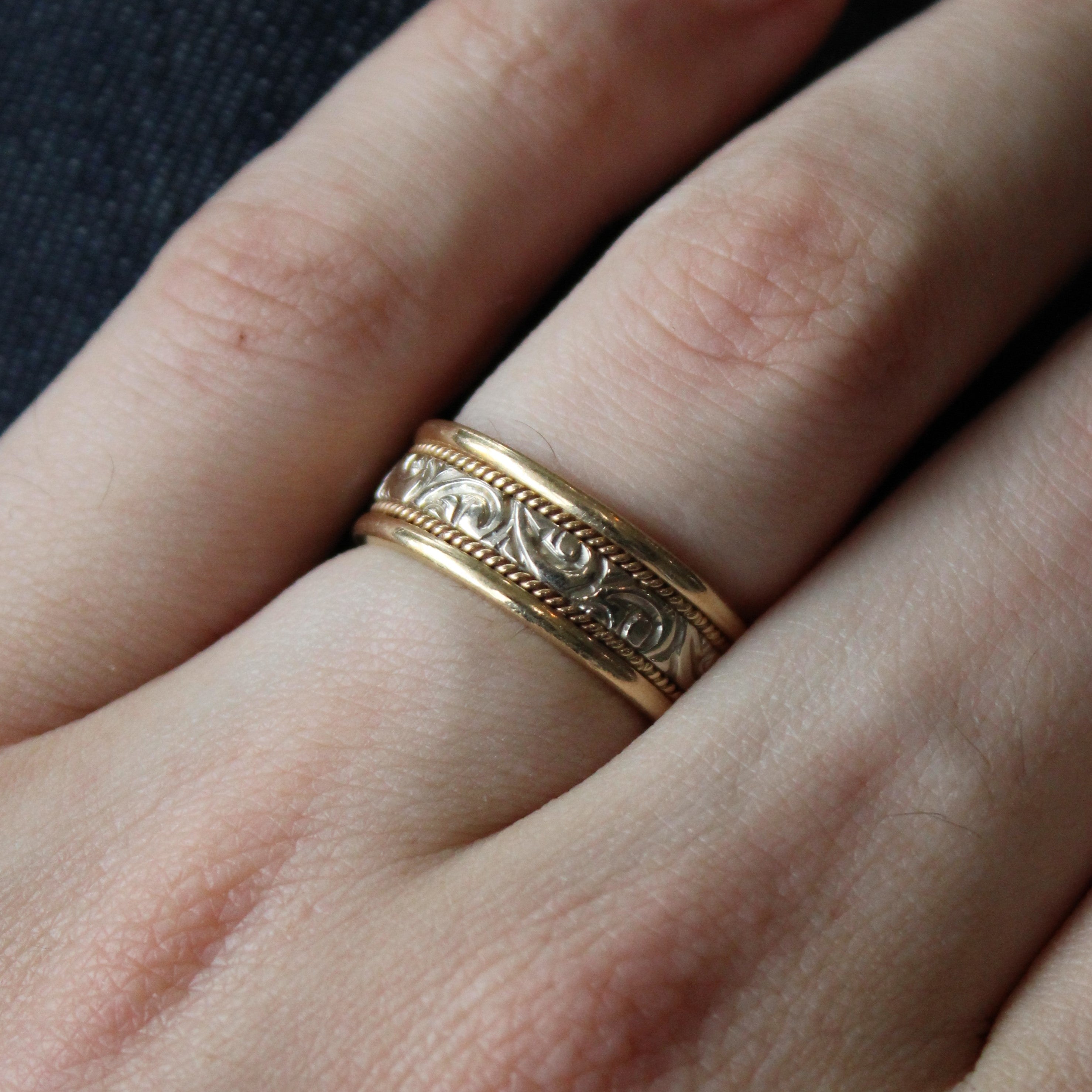 Ornate Two Tone Gold Band | SZ 8 |