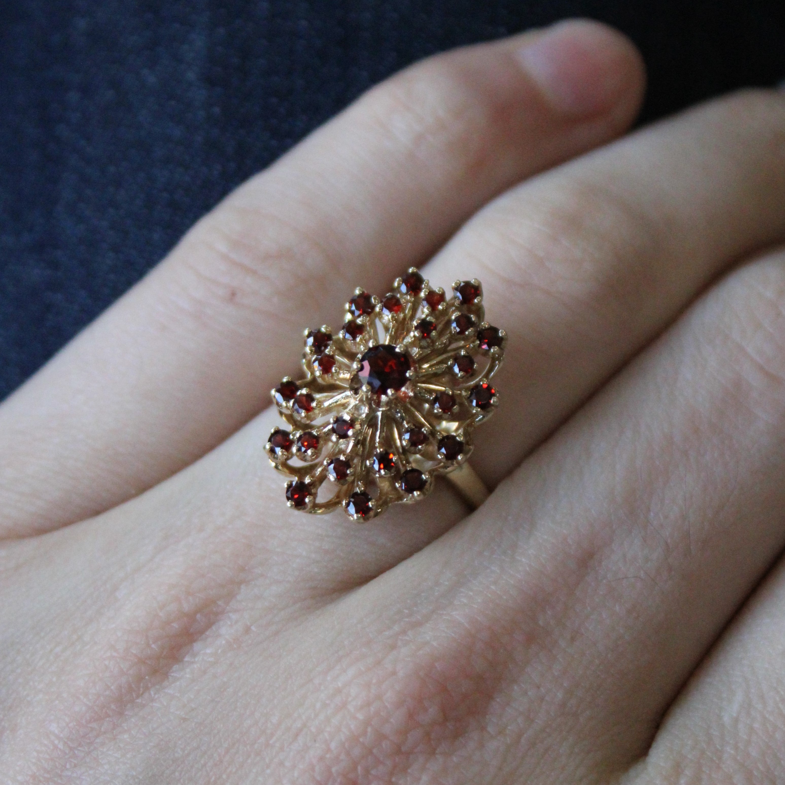 High Set Garnet Cocktail Ring | 0.92ctw | SZ 7 |