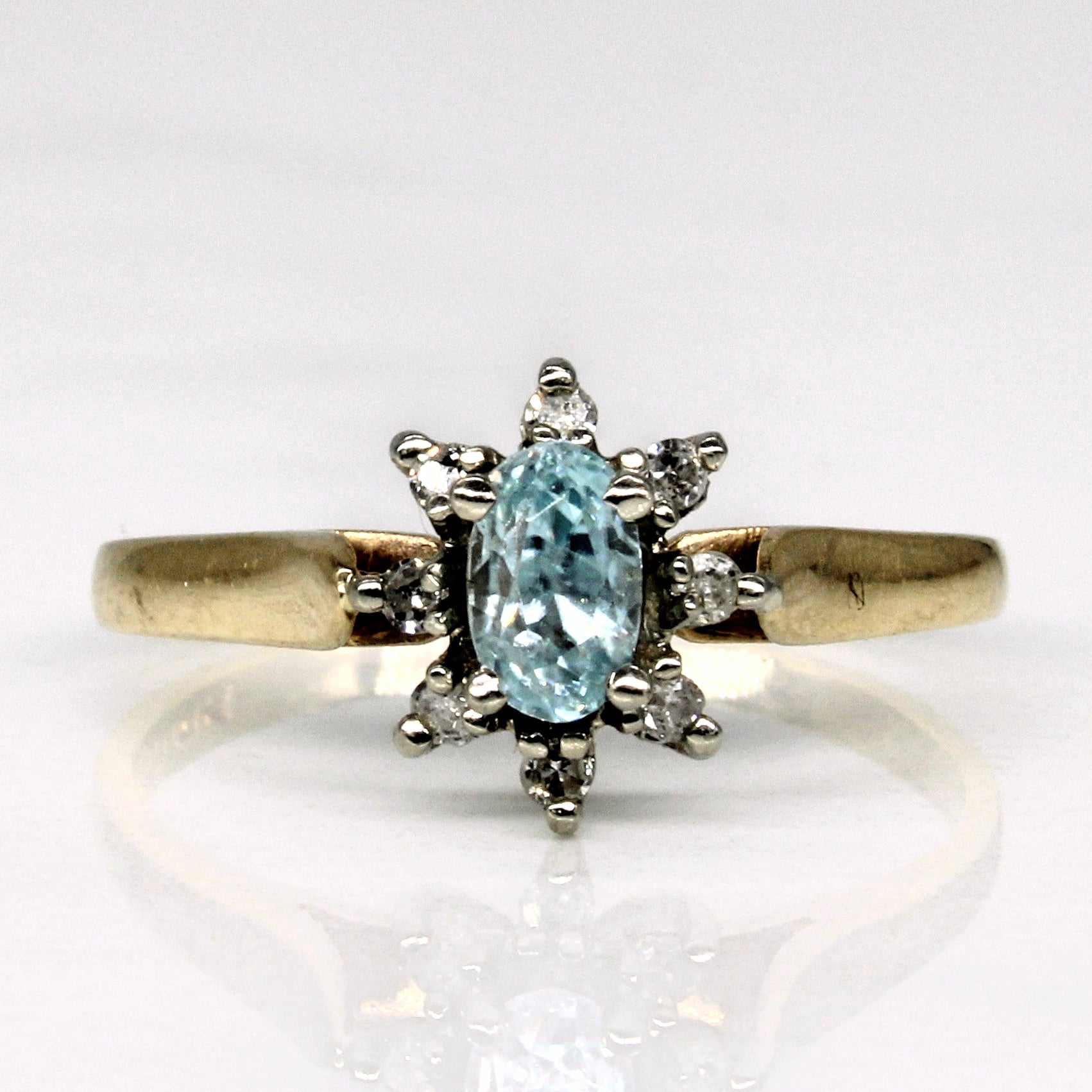 Bague halo en zircon et diamants | 0,42 ct, 0,04 ct au total | Taille 5,5 |