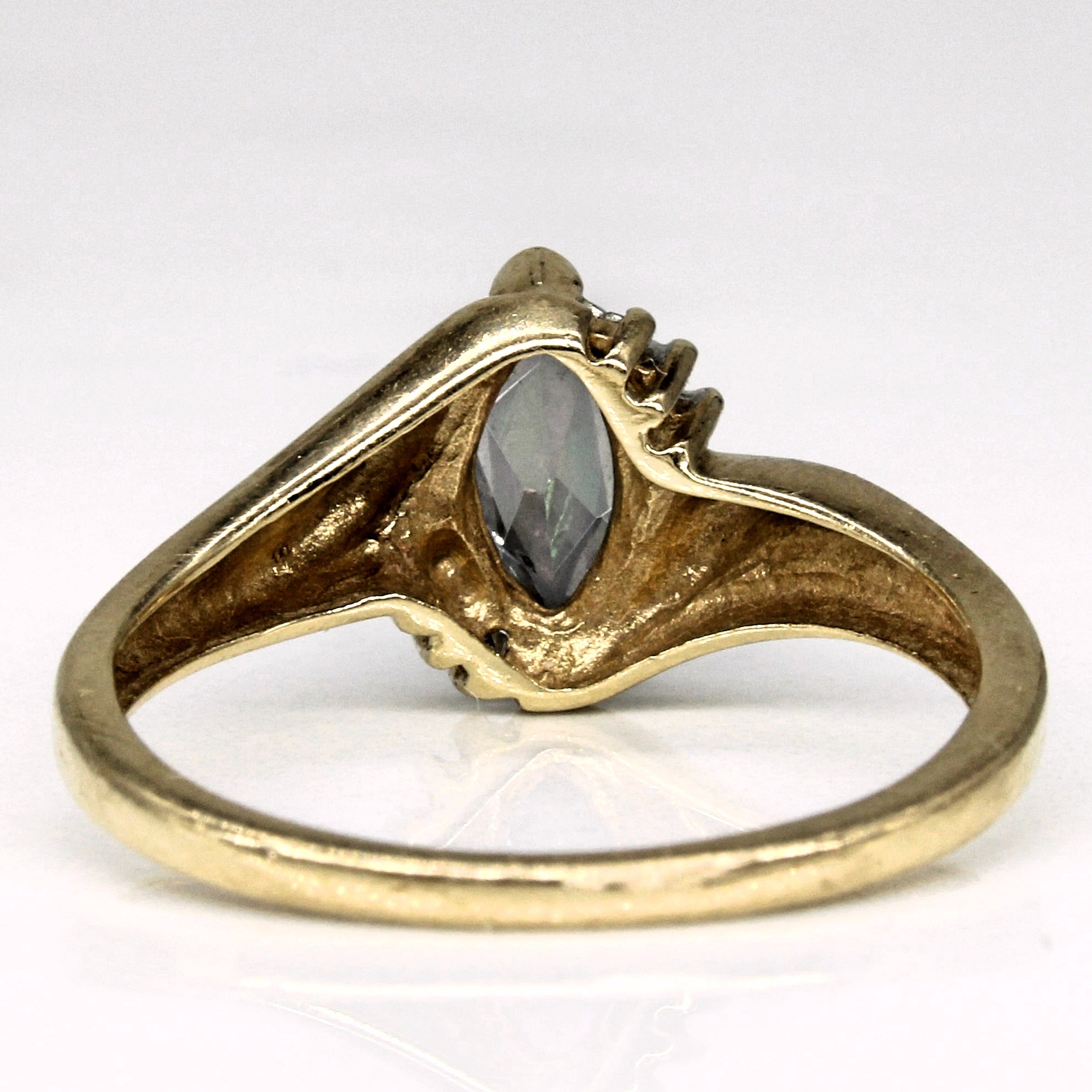 Bague Bypass Marquise en topaze mystique et diamants | 0,50 ct, 0,01 ct au total | Taille 6,5 |