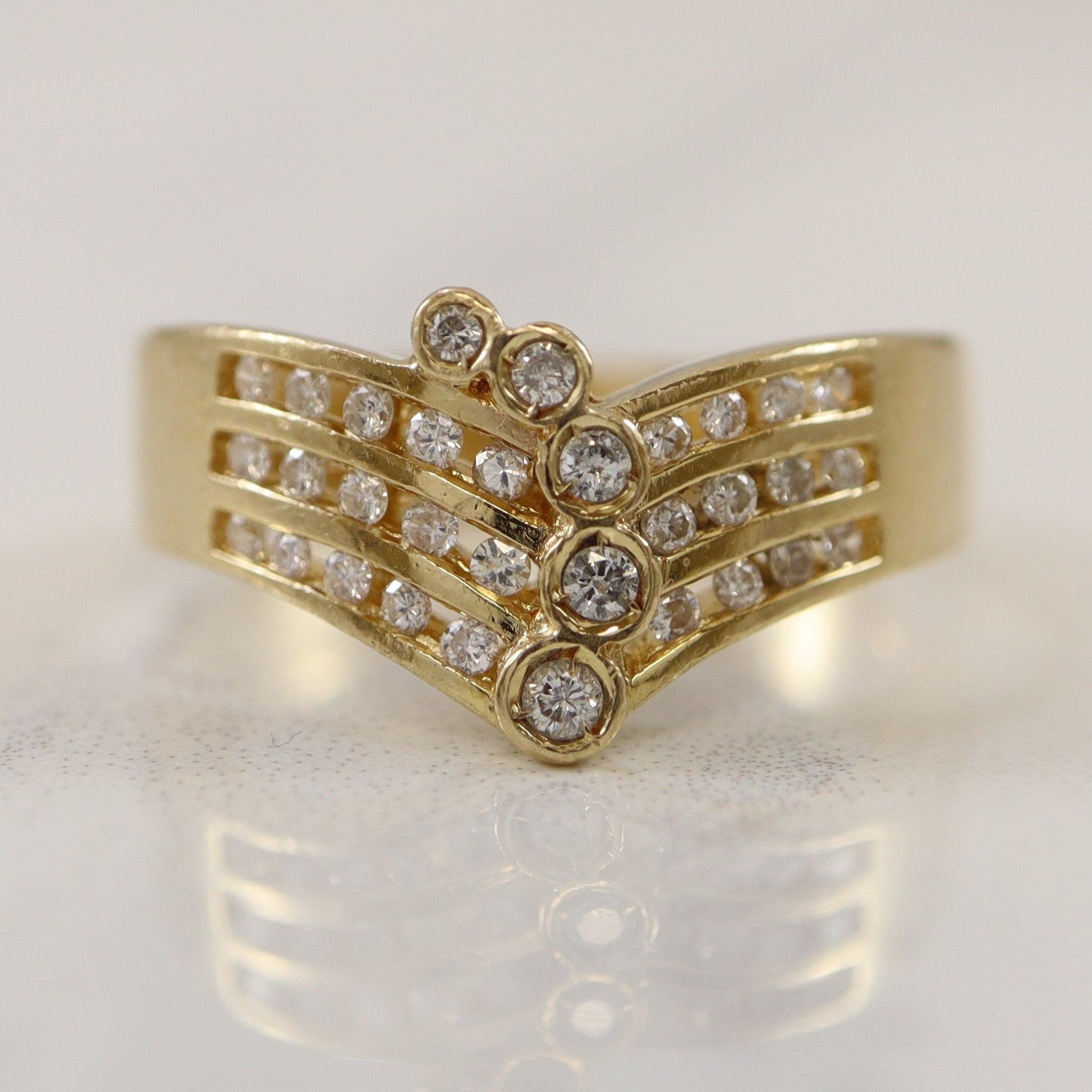 Channel Set Diamond Chevron Ring | 0.25ctw | SZ 6.5 |