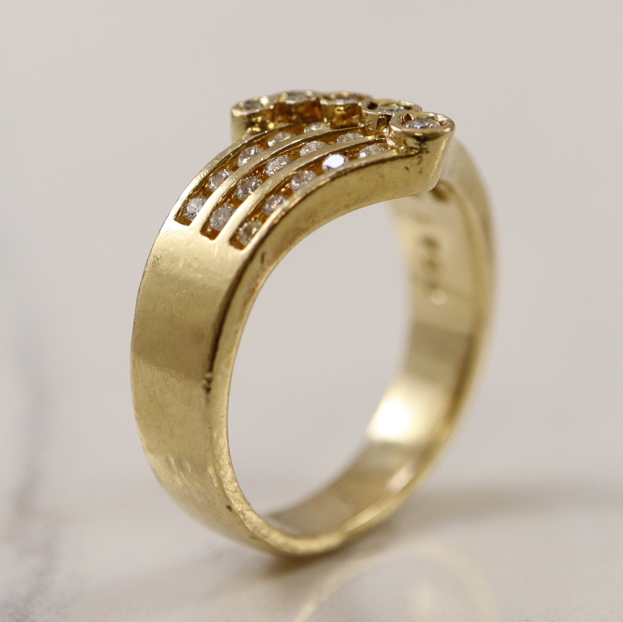 Channel Set Diamond Chevron Ring | 0.25ctw | SZ 6.5 |