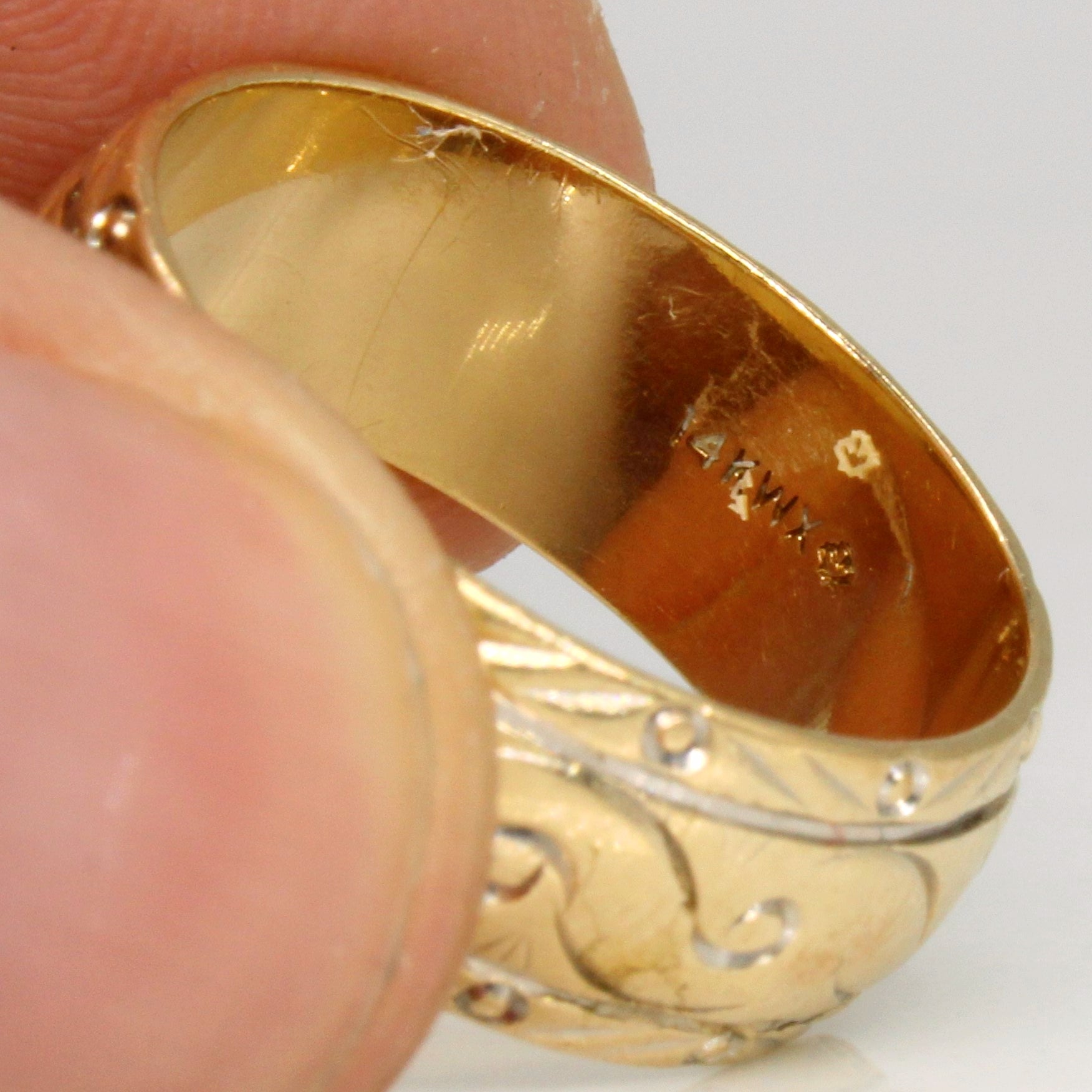14k Yellow Gold Patterned Ring | SZ 9 |