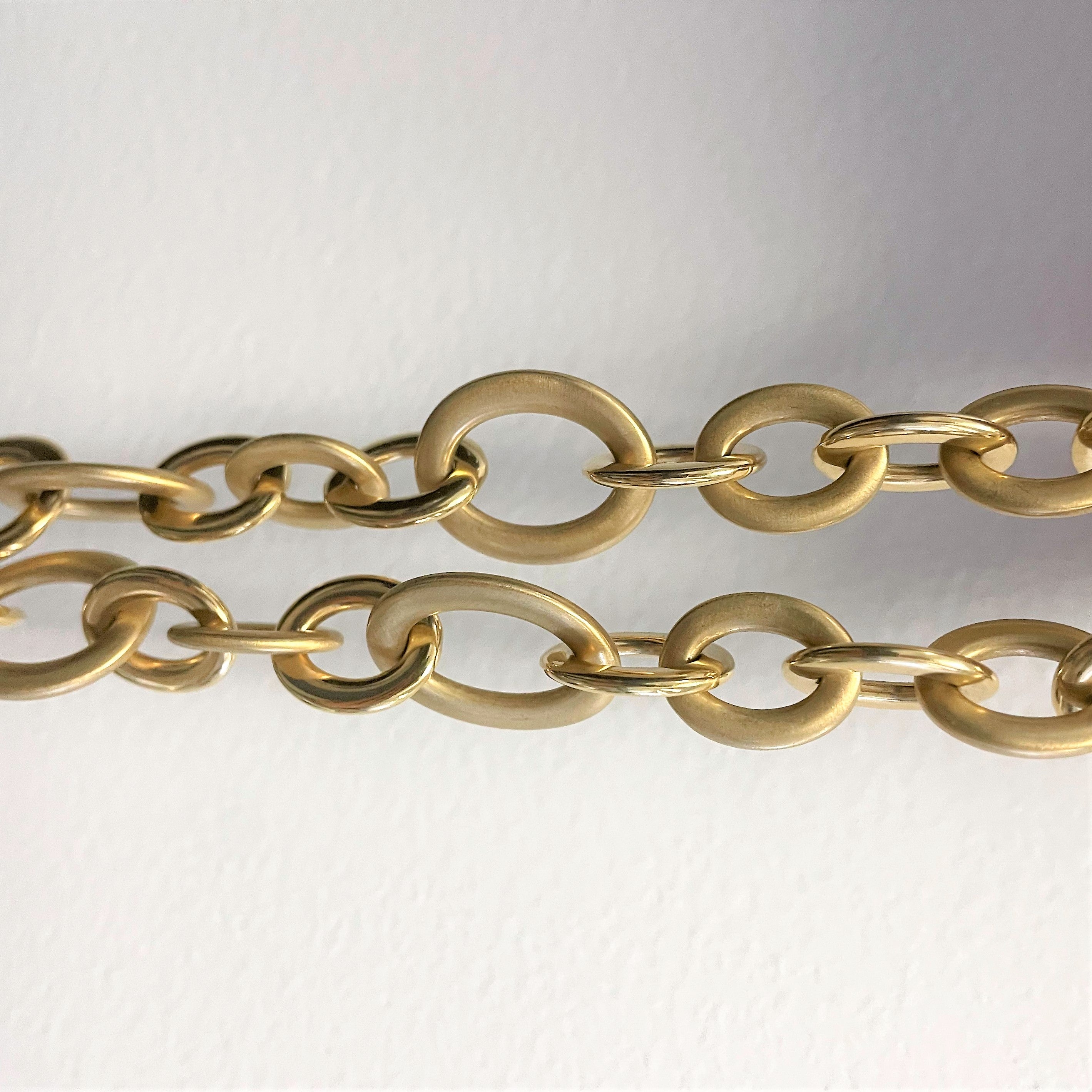 Collier à maillons ovales avec fermoir rubis | 0,02 ct | 45,7 cm |
