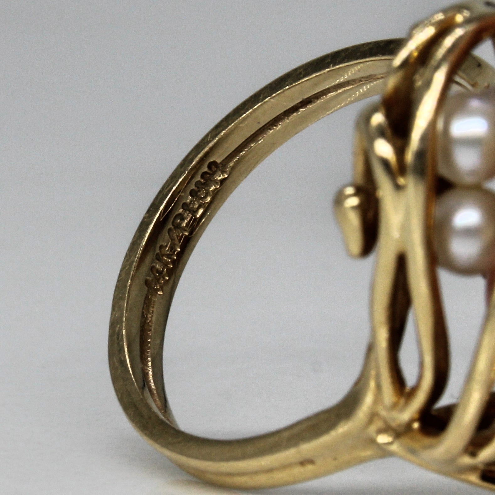 Abstract Coral & Pearl Wire Ring | 4.00ct | SZ 5.75 |