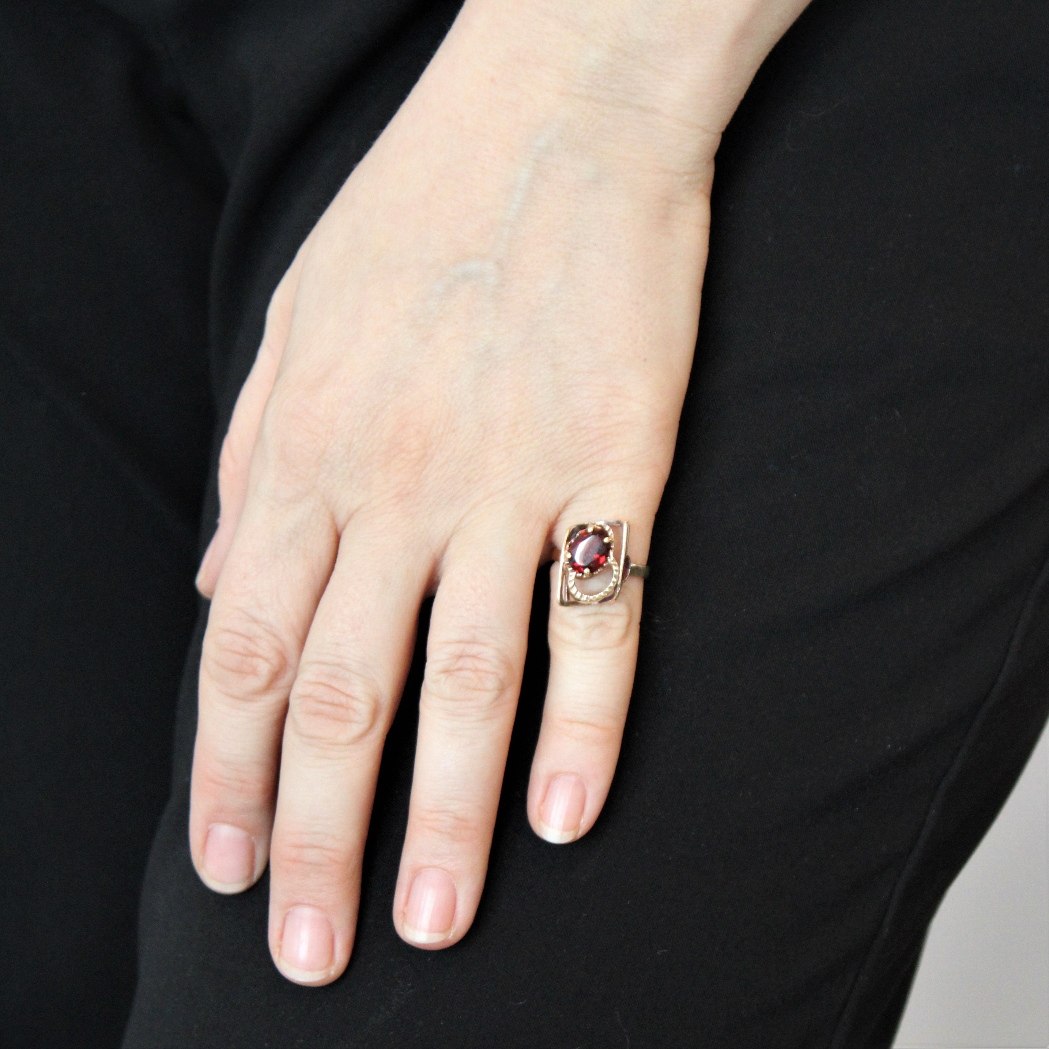 Abstract Garnet Cocktail Ring | 2.15ct | SZ 5.5 |
