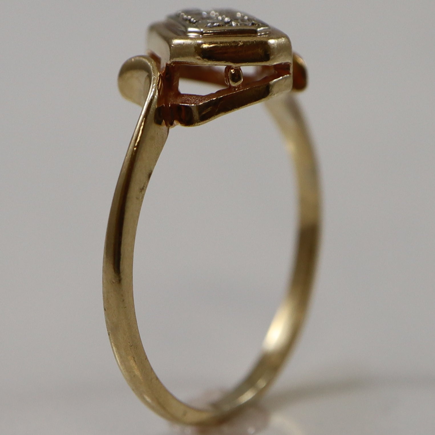 Diamond Grid Bypass Ring | 0.08ctw | SZ 7 |