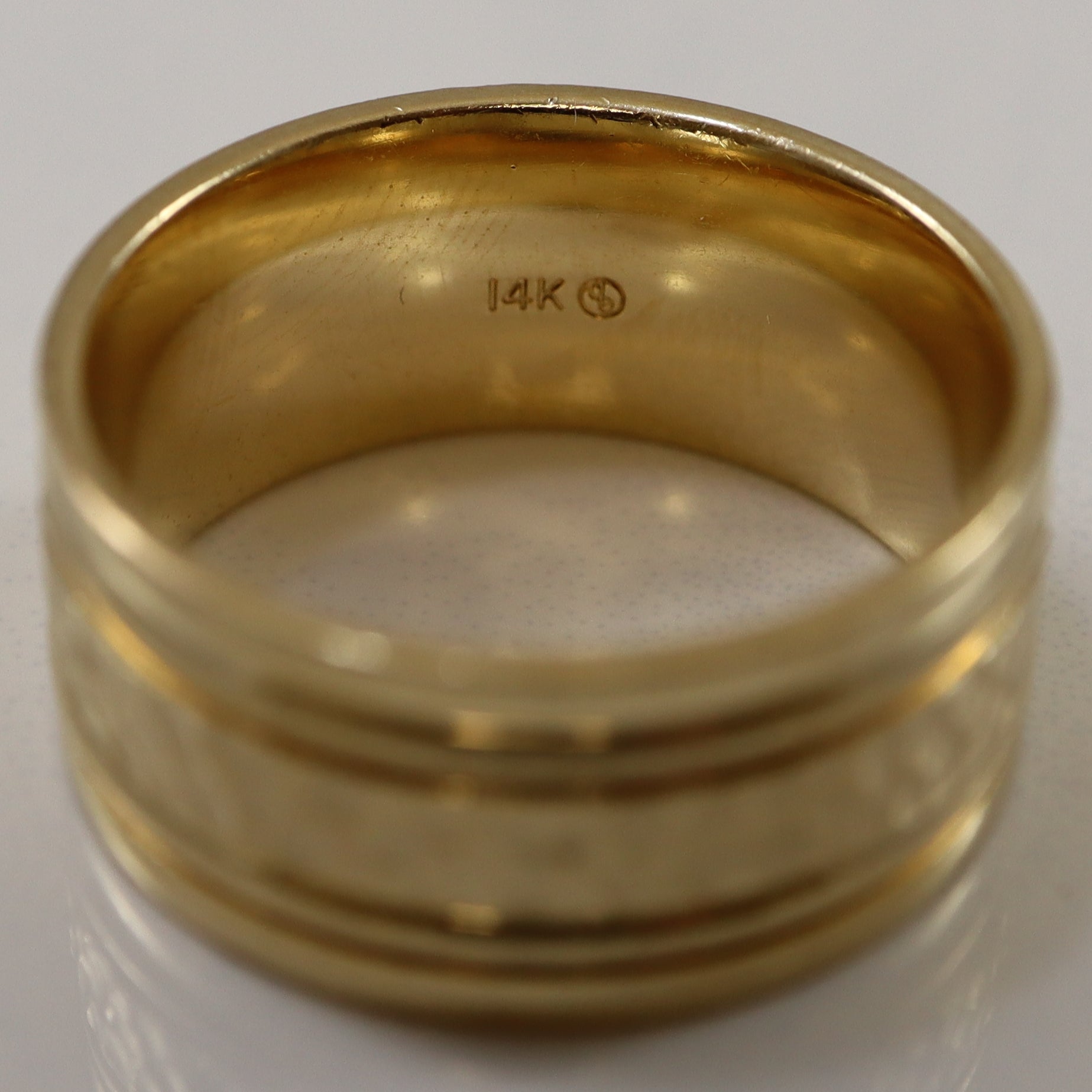 Hammered Yellow Gold Band | SZ 9.5 |