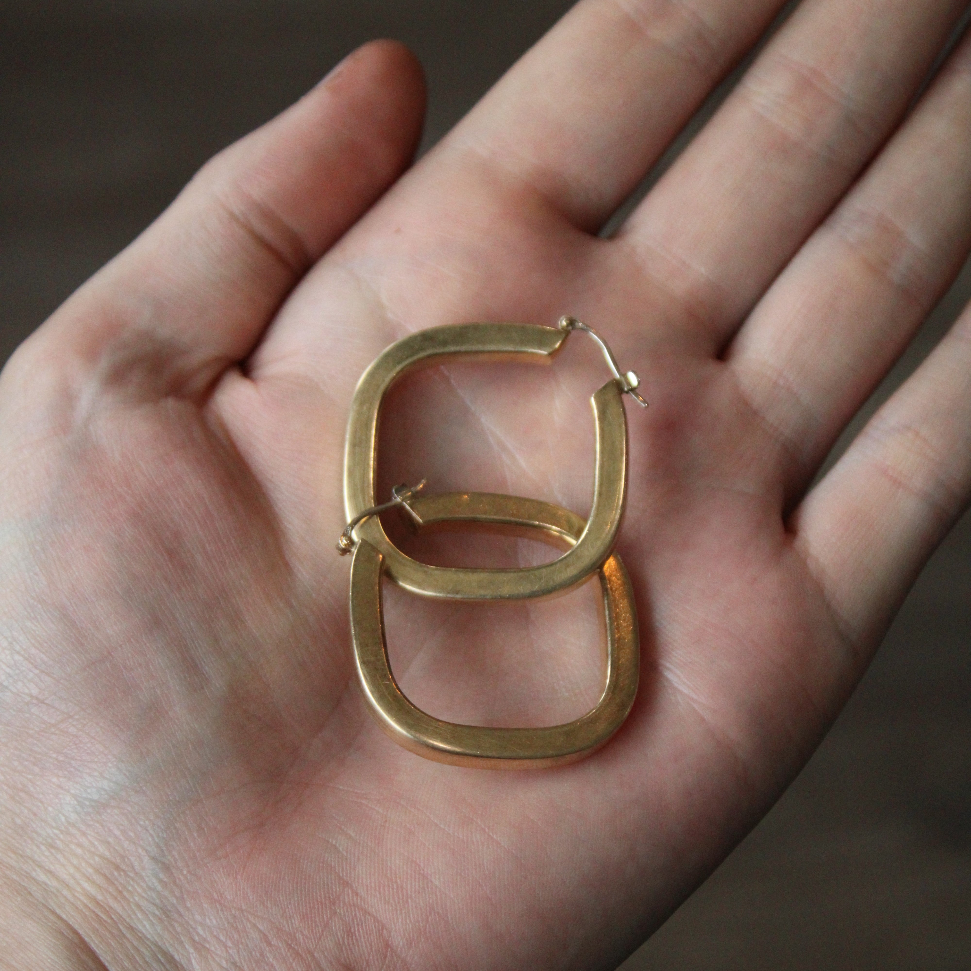 Soft Square Hoop Earrings |