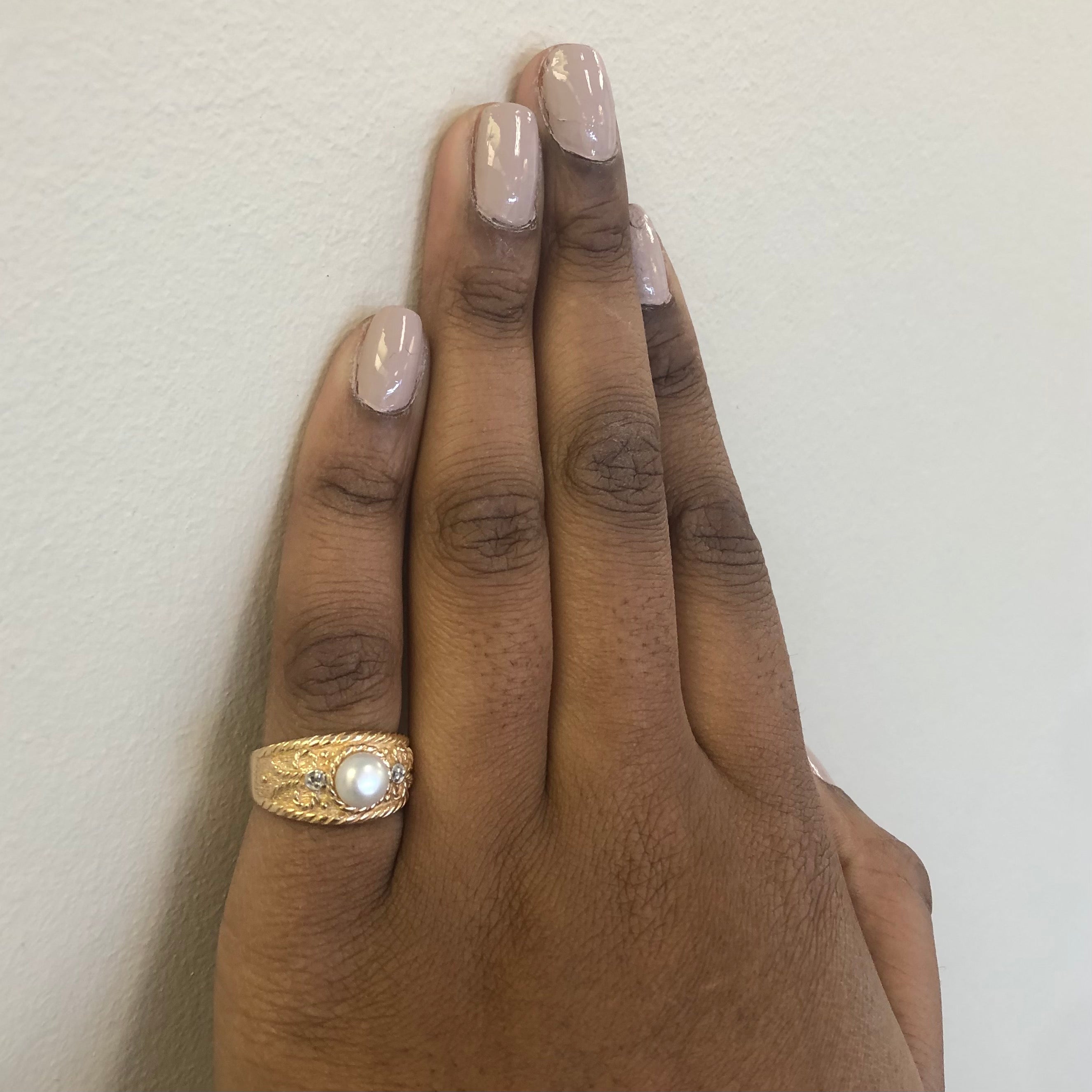Button Pearl & Diamond Tapered Ring | 0.60ct, 0.01ctw | SZ 6.75 |