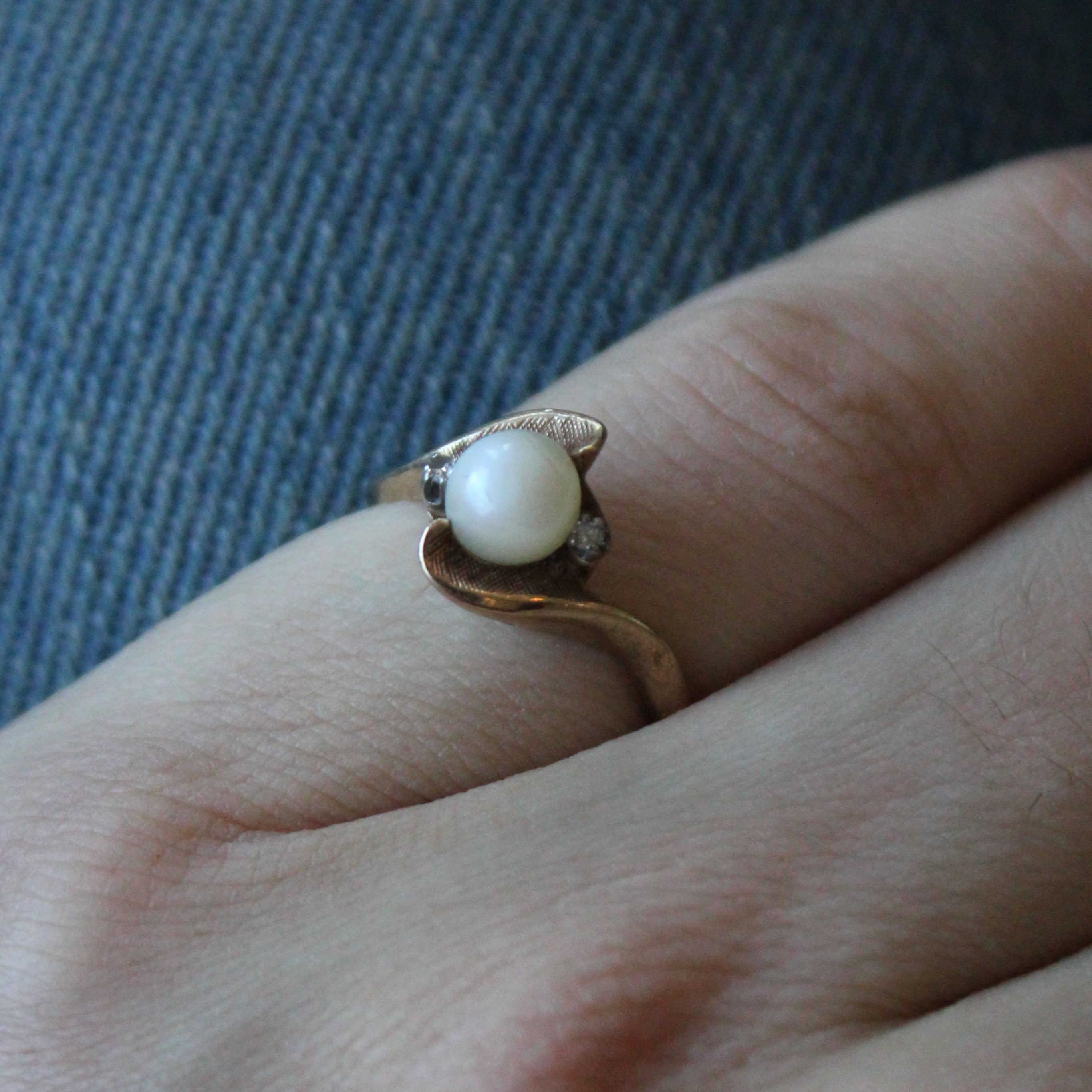 Bypass Pearl & Diamond Ring | 0.02ctw | SZ 6.5 |