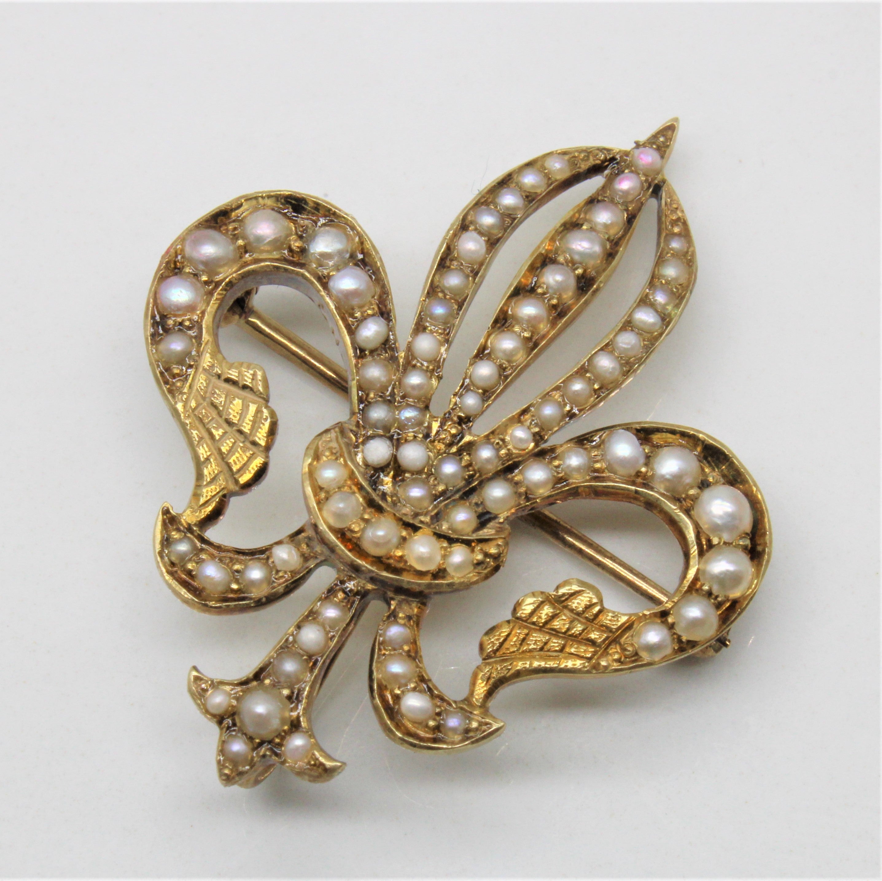 Victorian Fleur De Lis Pearl Pin |