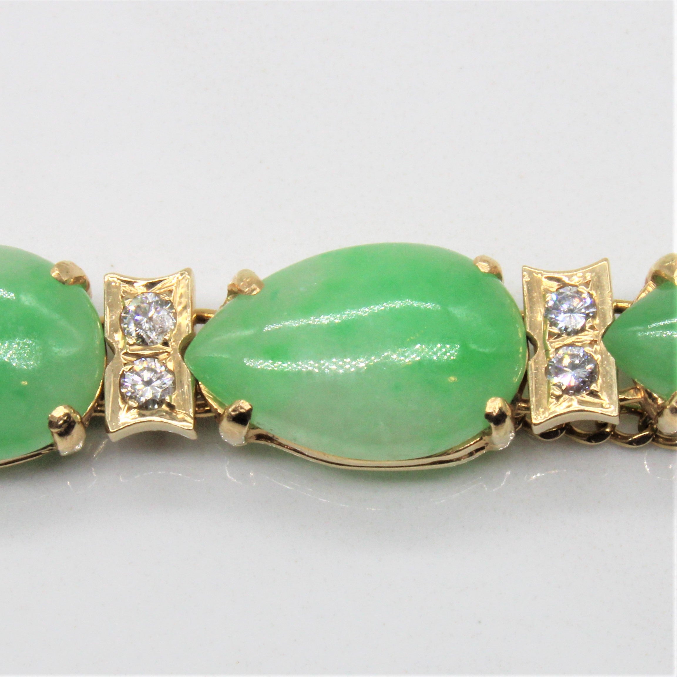 Bracelet tennis en jadéite et diamants | 15,00 ct, 0,24 ct | 6,5" |