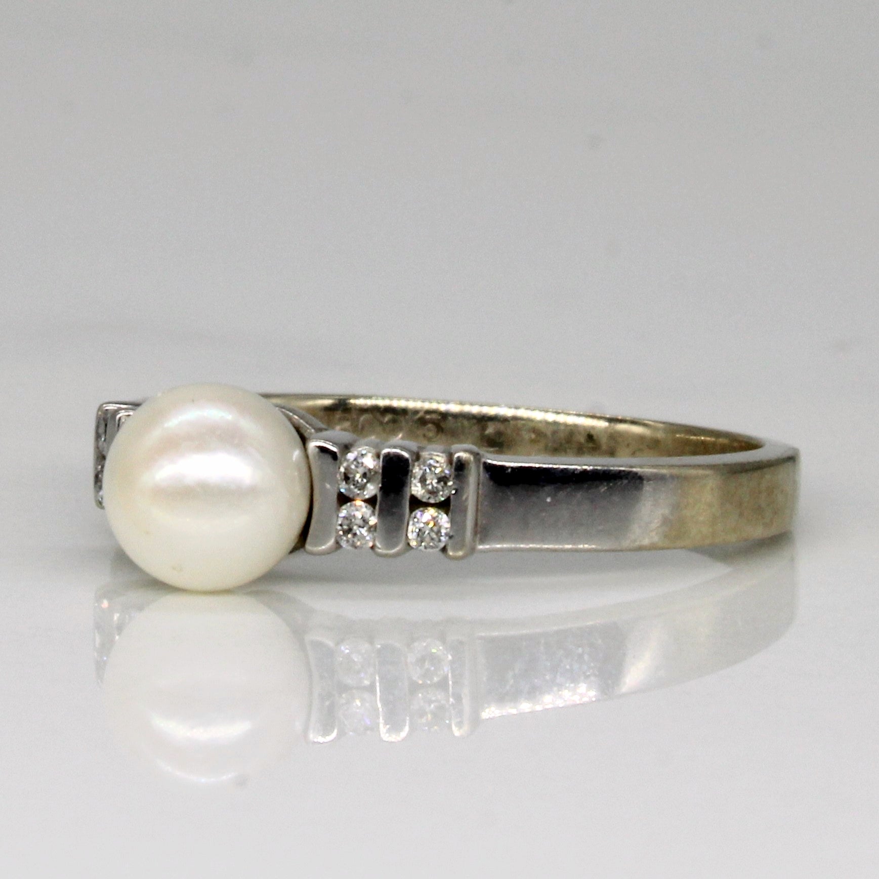 Pearl & Diamond Ring | 0.07ctw | SZ 7 |