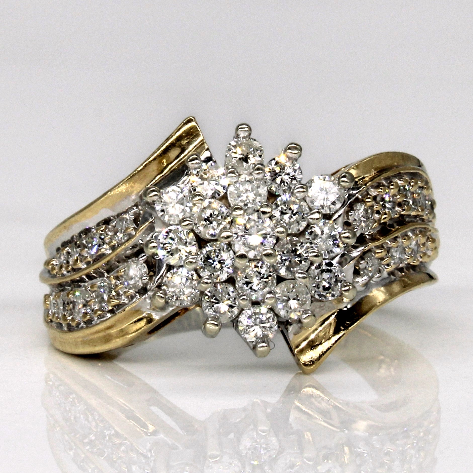 Bague sertie de diamants en grappe | 0,85 ct | Taille 7,75 |