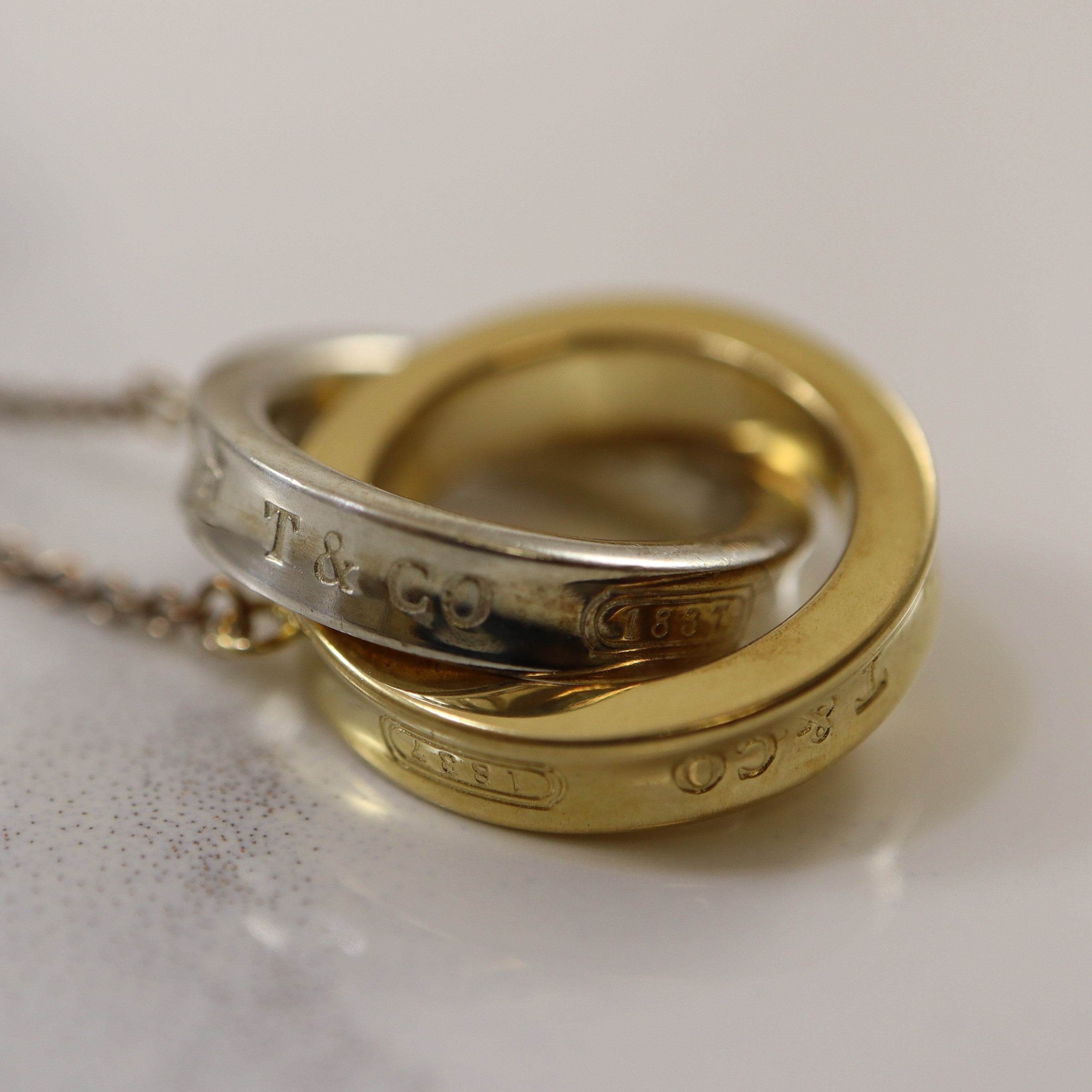 Tiffany & Co.' Mixed Metal Interlocking Circles Necklace | 16" |