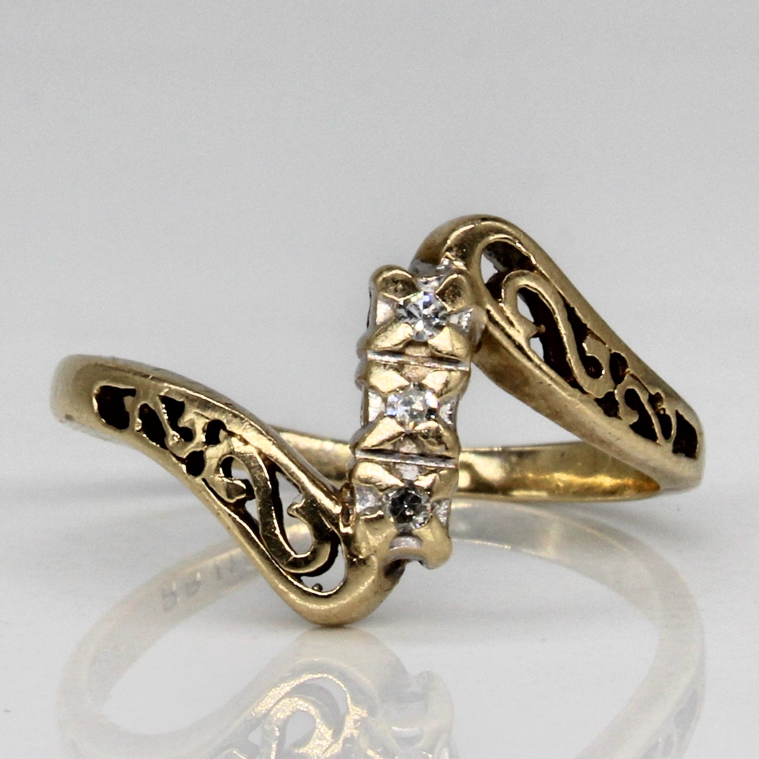 Unique Filigree Three Stone Diamond Ring | 0.02ctw | SZ 5.5 |