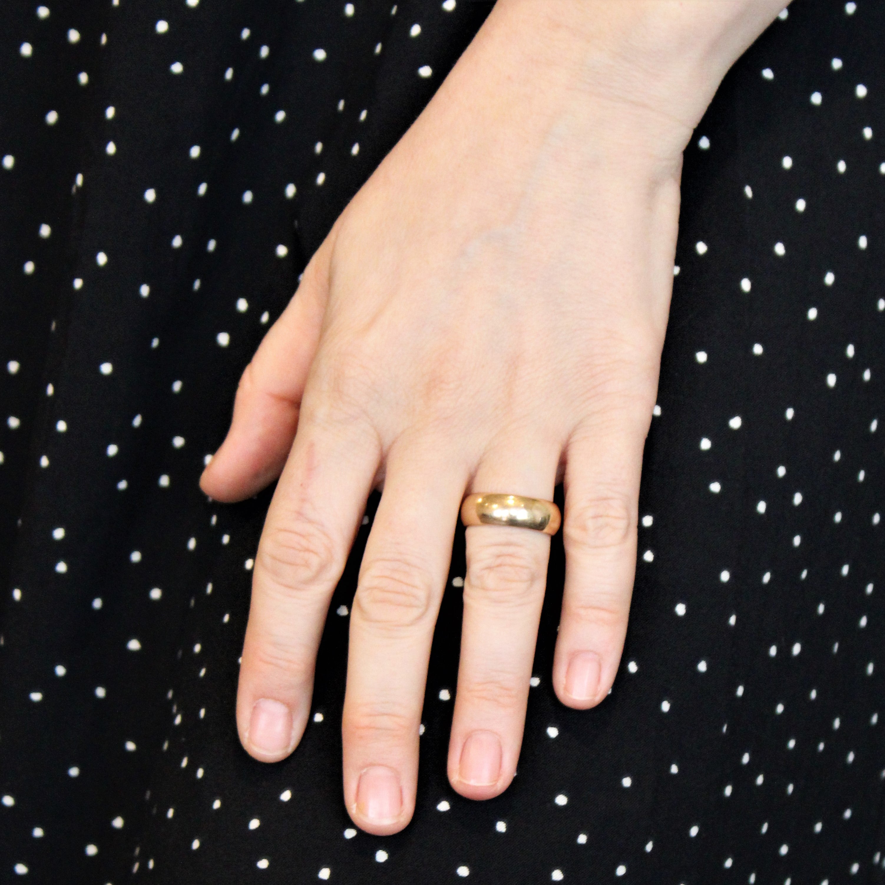 Yellow Gold Plain Band | SZ 8.5 |