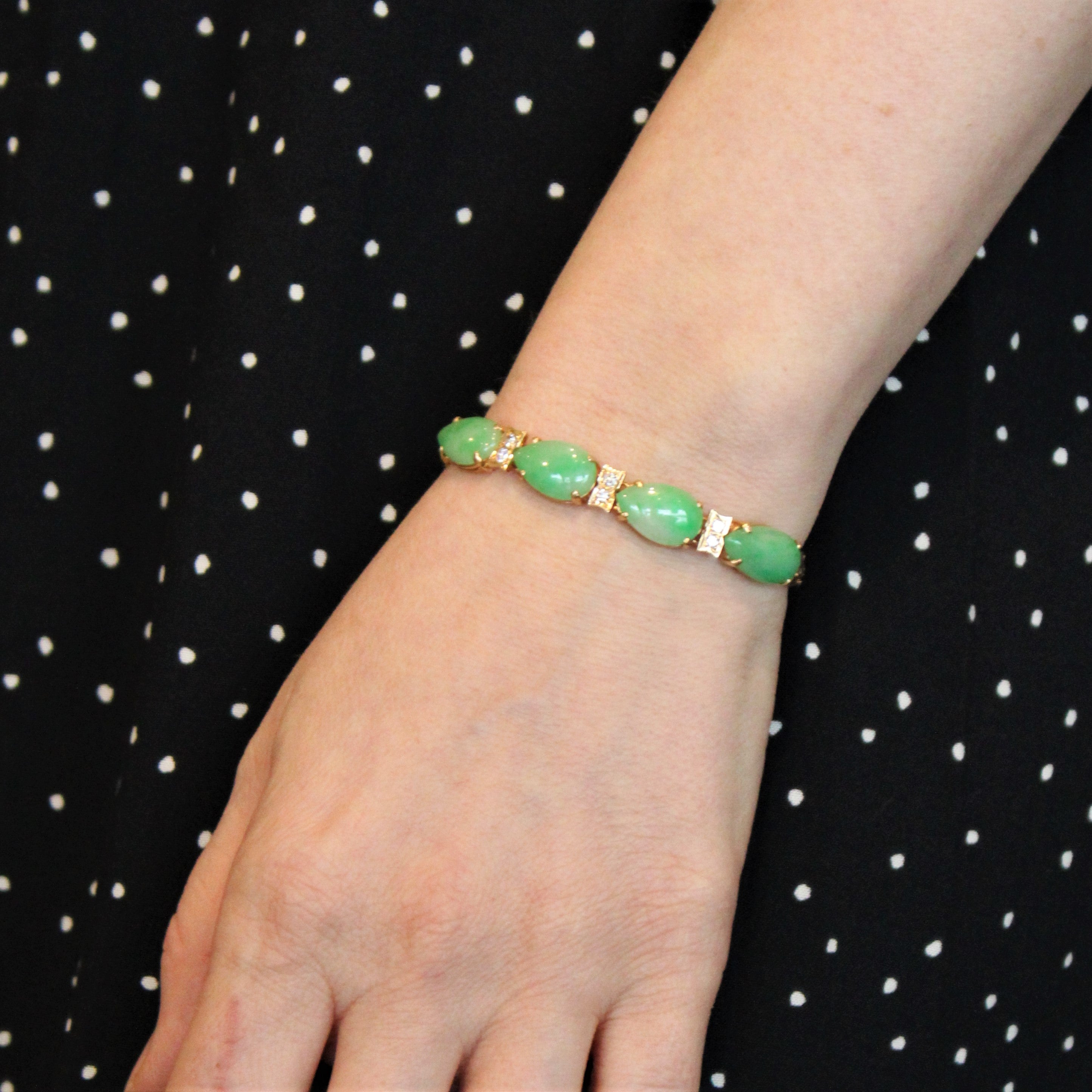 Bracelet tennis en jadéite et diamants | 15,00 ct, 0,24 ct | 6,5" |
