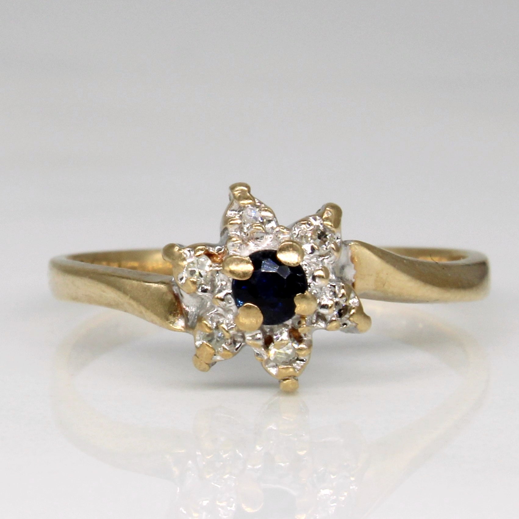 Bague saphir et diamants | 0,08 ct, 0,03 ct au total | Taille 5,75 |