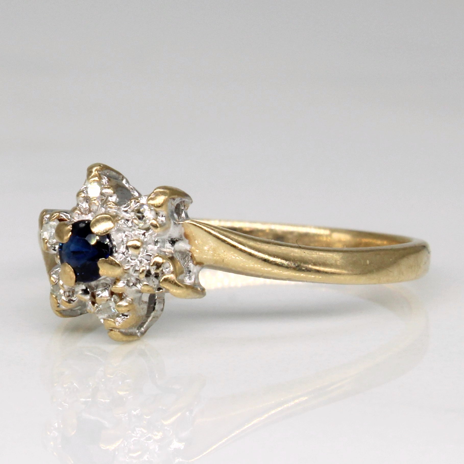 Bague saphir et diamants | 0,08 ct, 0,03 ct au total | Taille 5,75 |