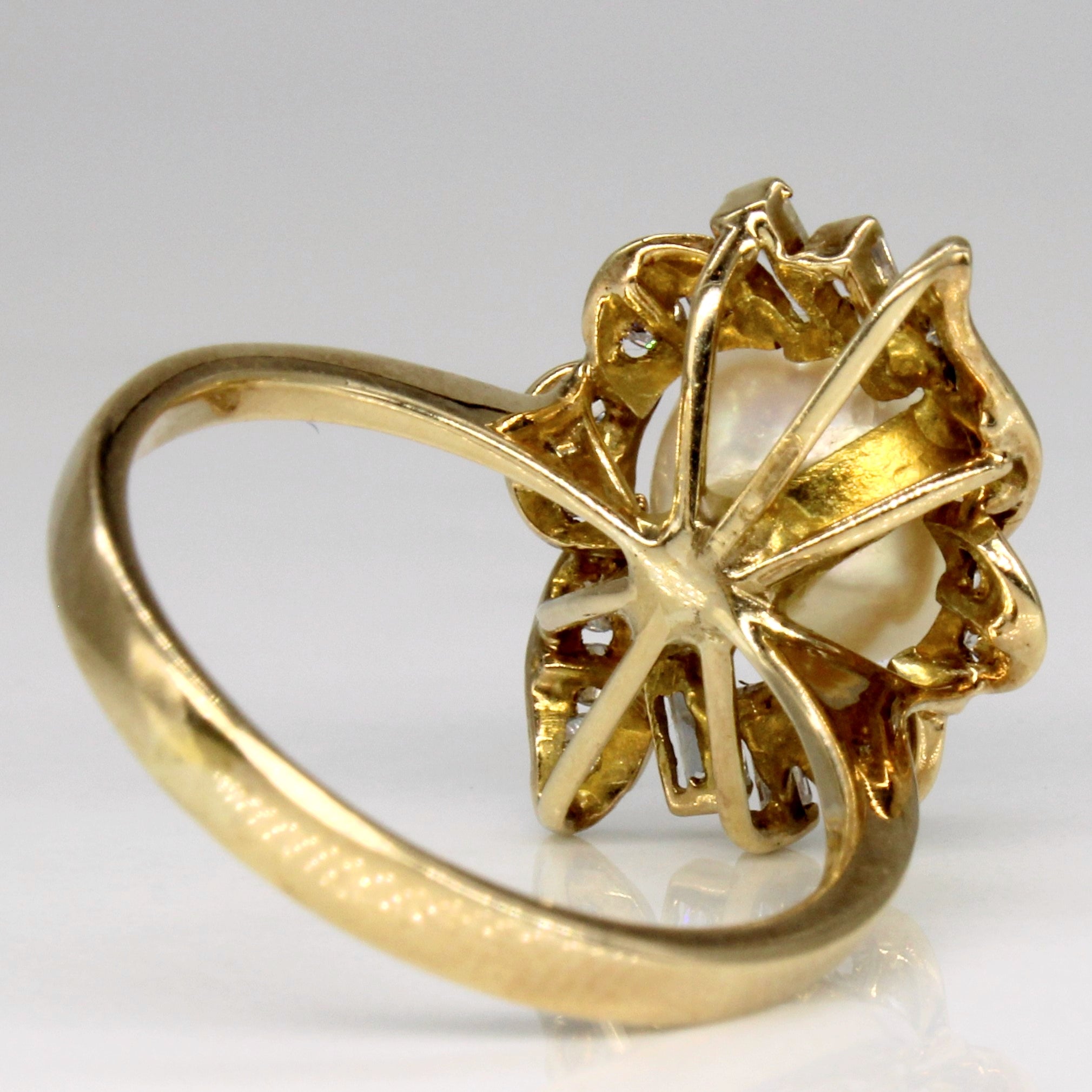 Pearl & Diamond Cocktail Ring | 0.33ctw | SZ 6.5 |