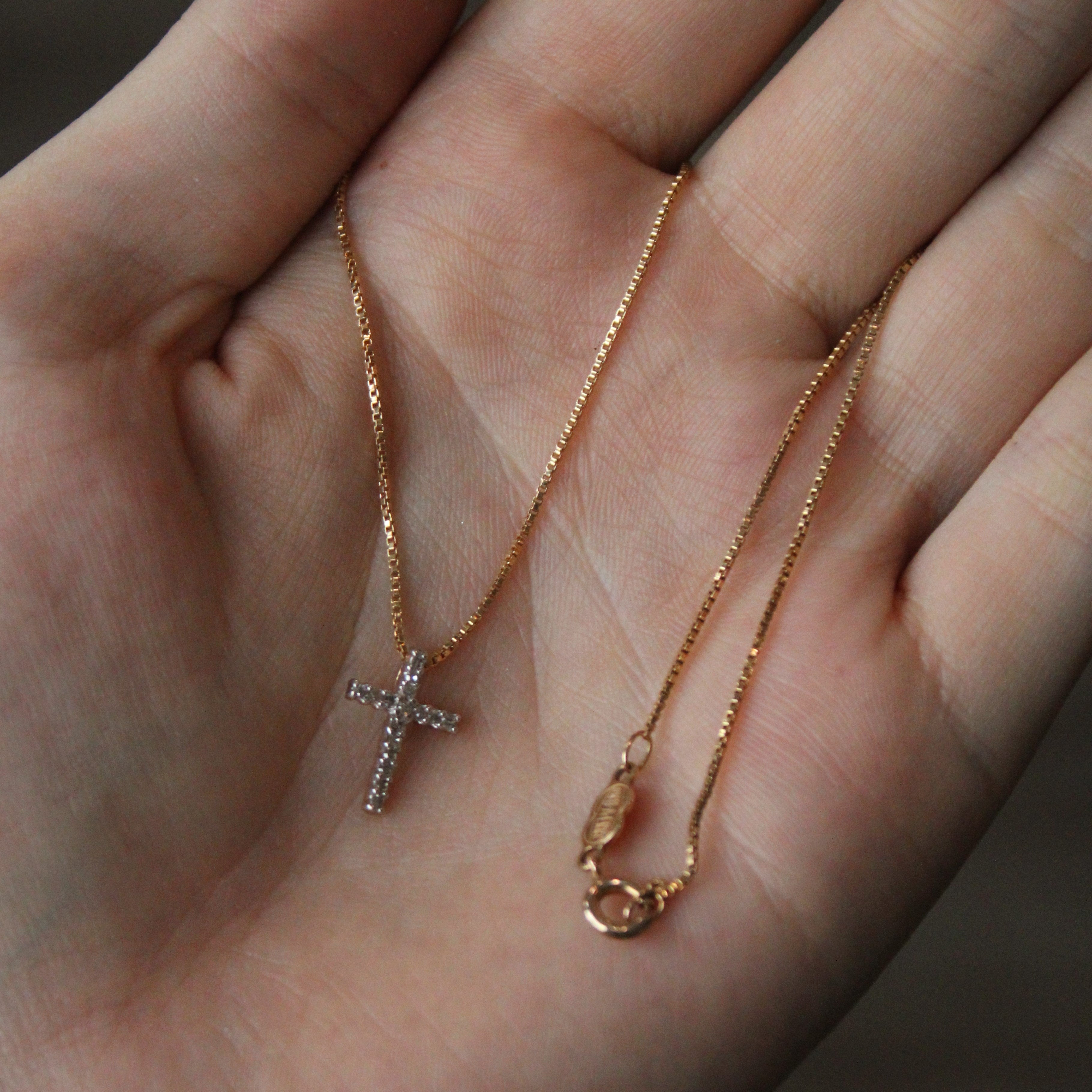 Diamond Cross Necklace | 0.08ctw | 18" |