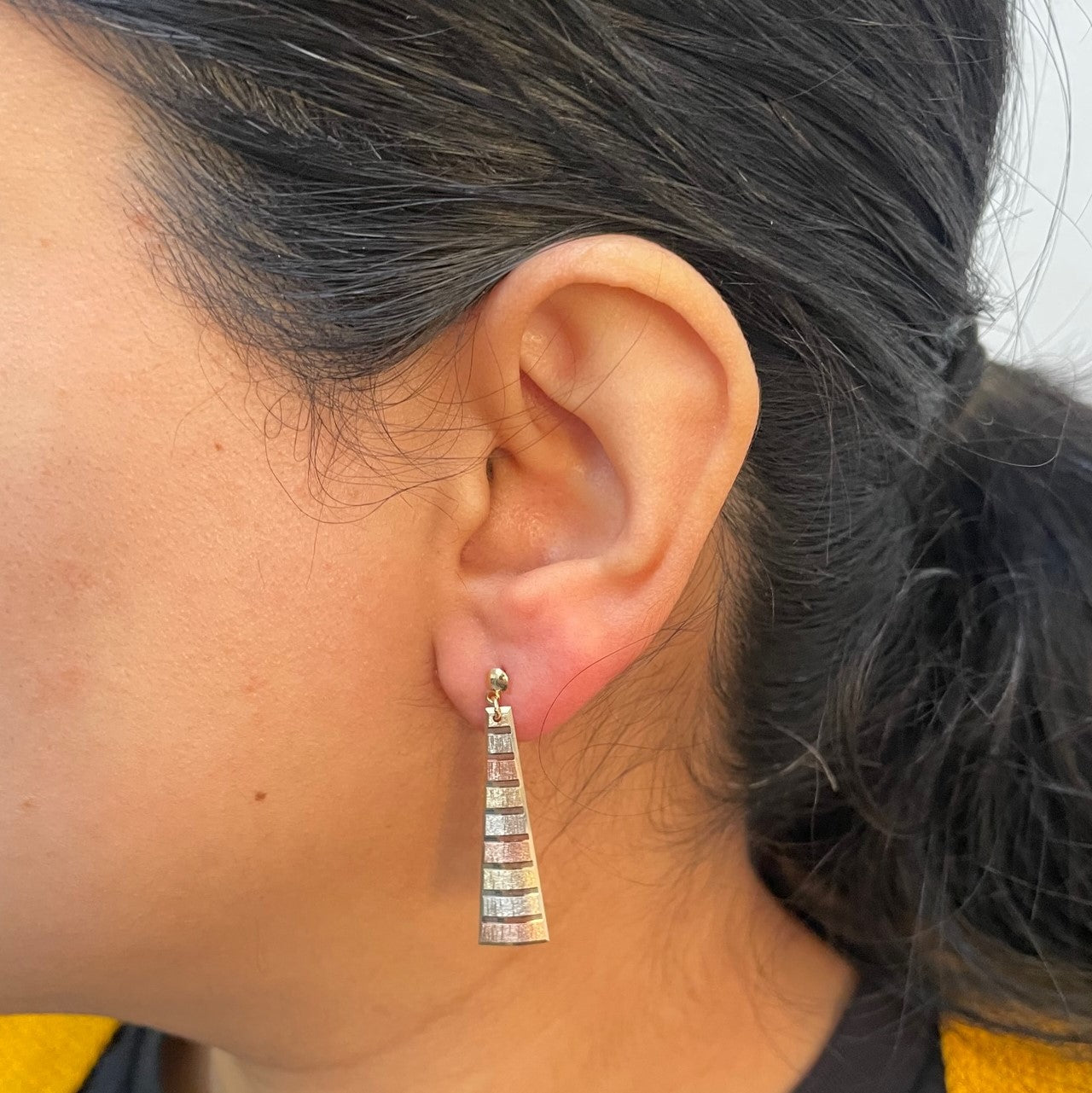 Boucles d'oreilles pendantes tricolores dorées