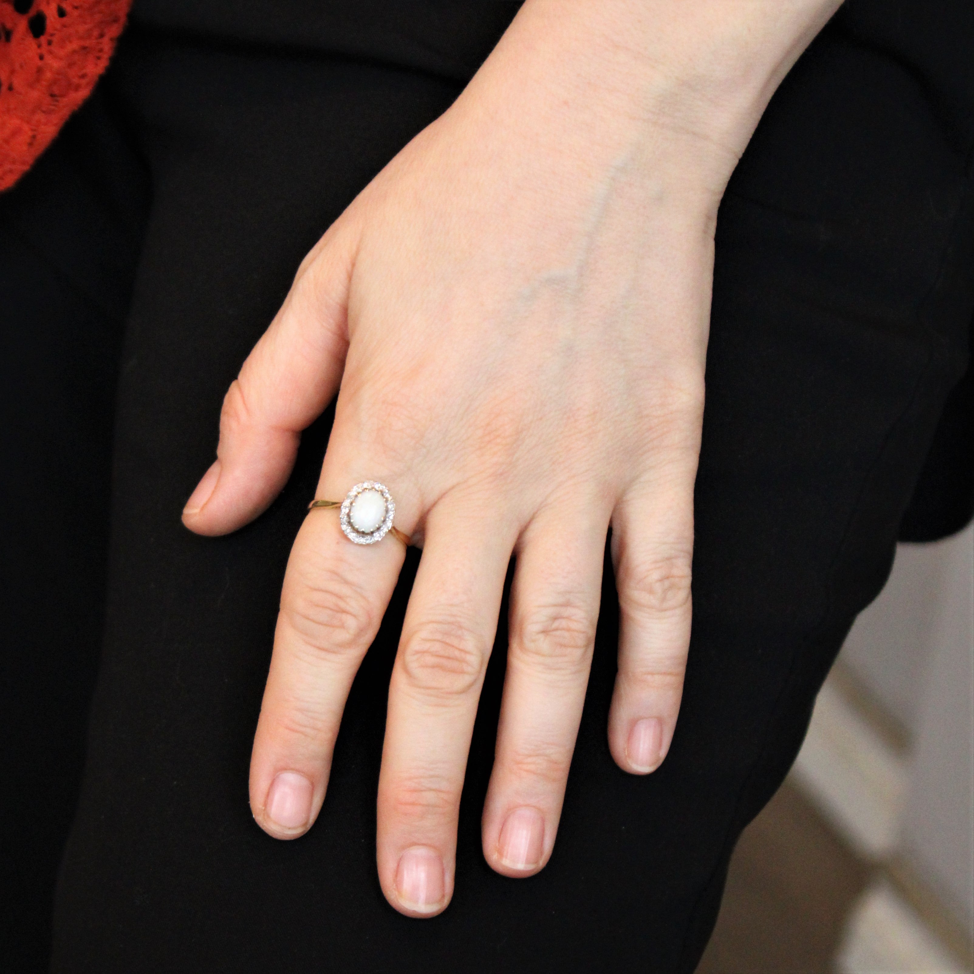 Bague cocktail en opale et diamants | 0,85 ct, 0,14 ct au total | Taille 12,25 |