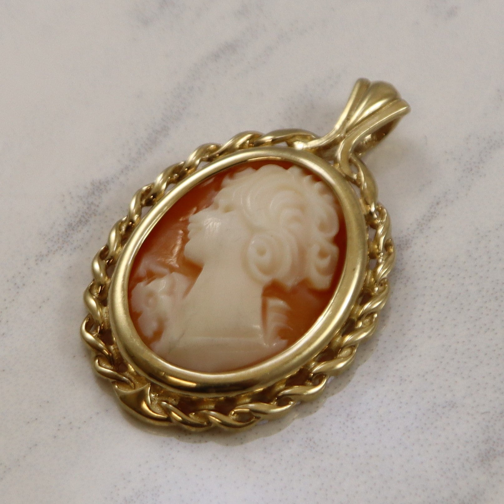 Pendentif camée coquillage | 6,00 ct |
