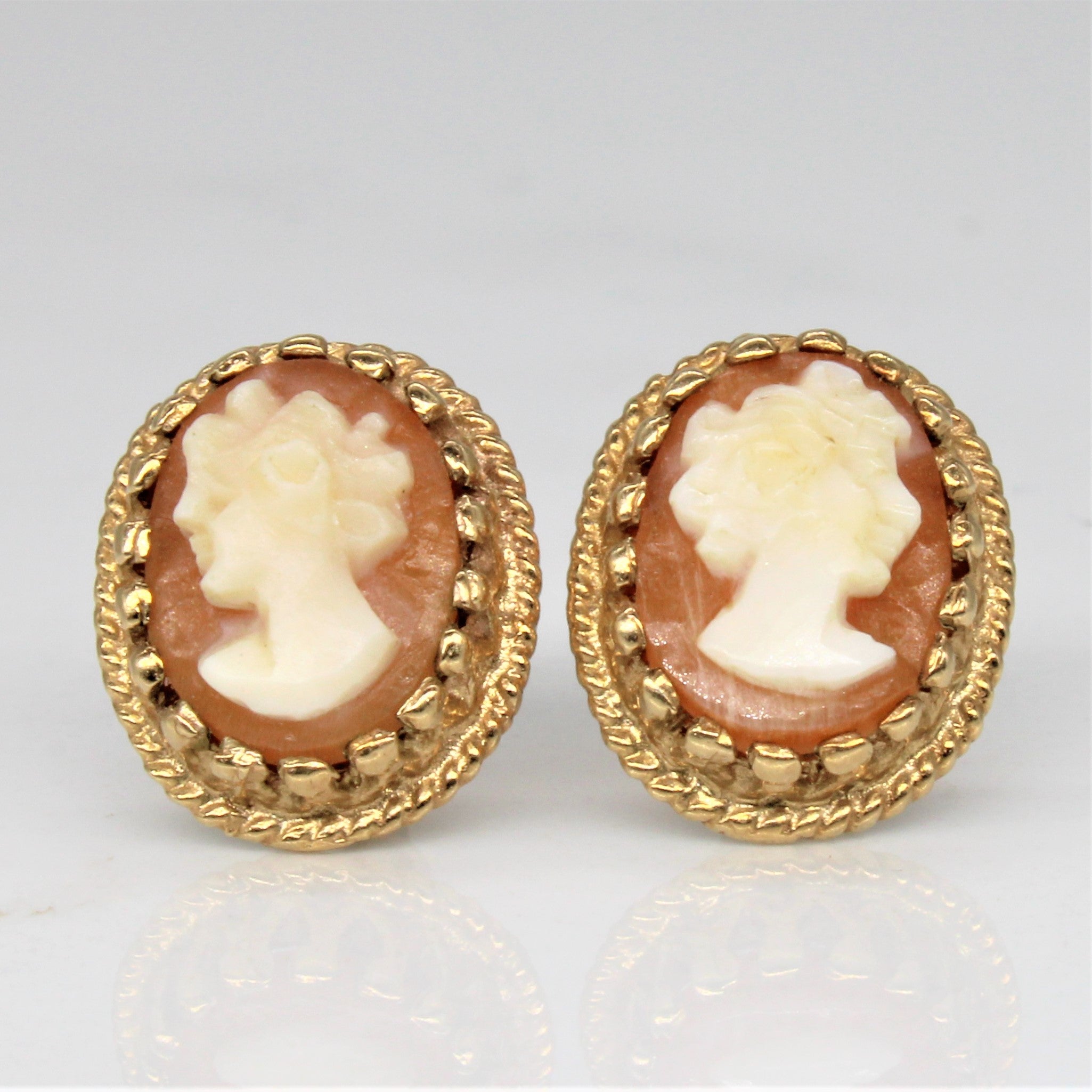 Retro Shell Cameo Stud Earrings | 2.30ctw |