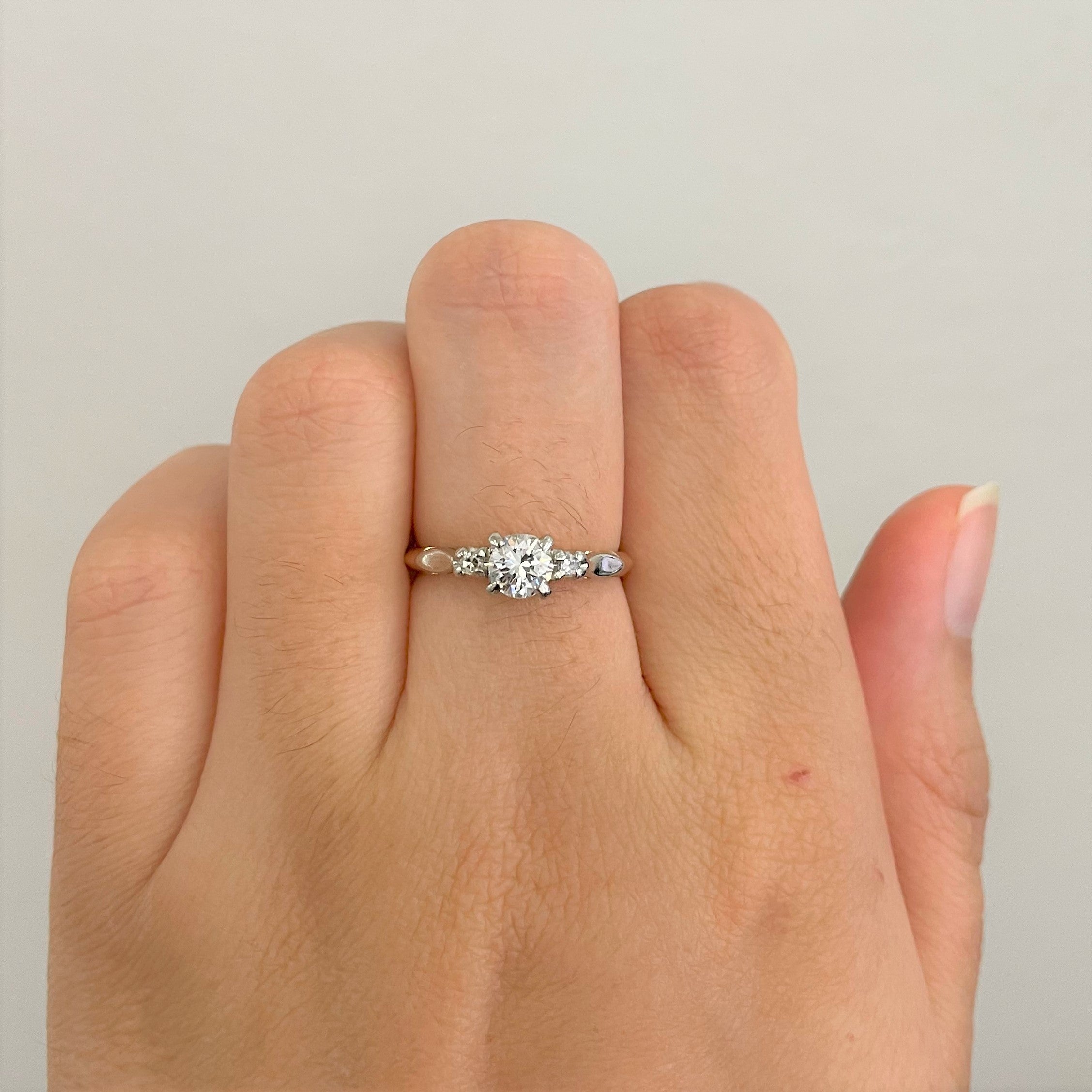 Bague trois diamants style milieu du siècle | 0,50 ct au total | Taille 6 |